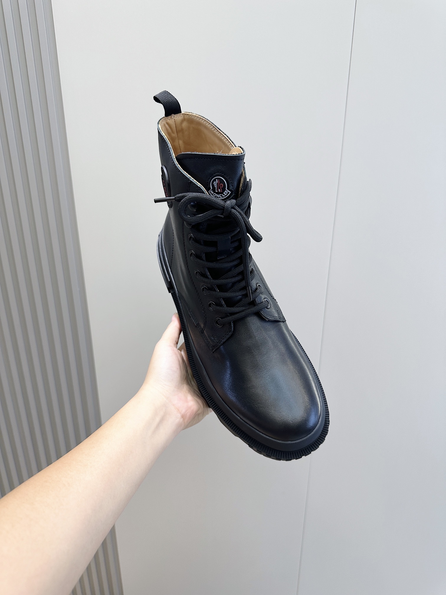 Moncler Zapatos Botas Martin de caña alta para hombre Reinterpretación de la herencia montañera de l