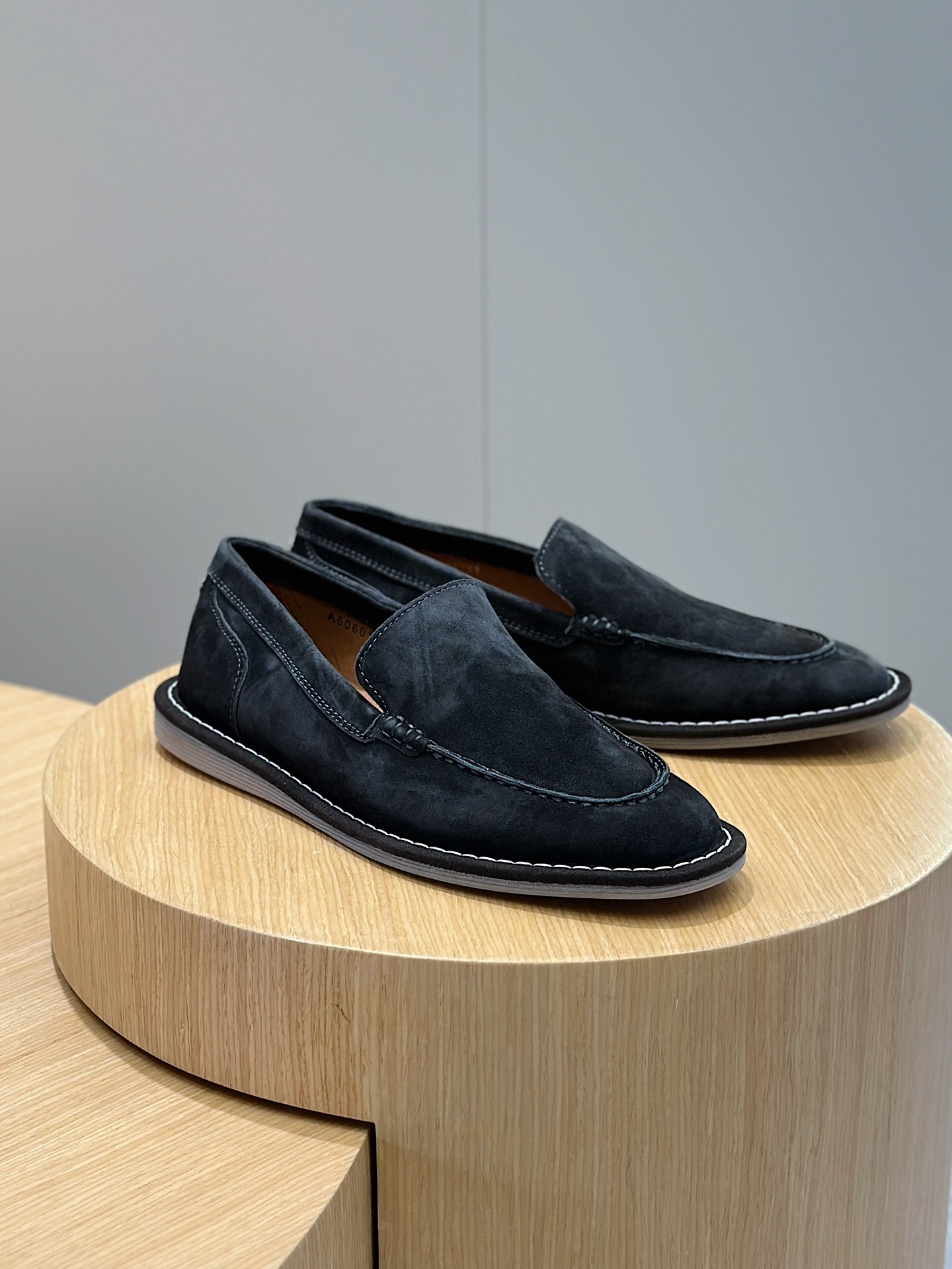 Precio de fábrica 410Dolce&Gabban zapatos mocasín de anteNuevos zapatos mocasín de ante suave serie 