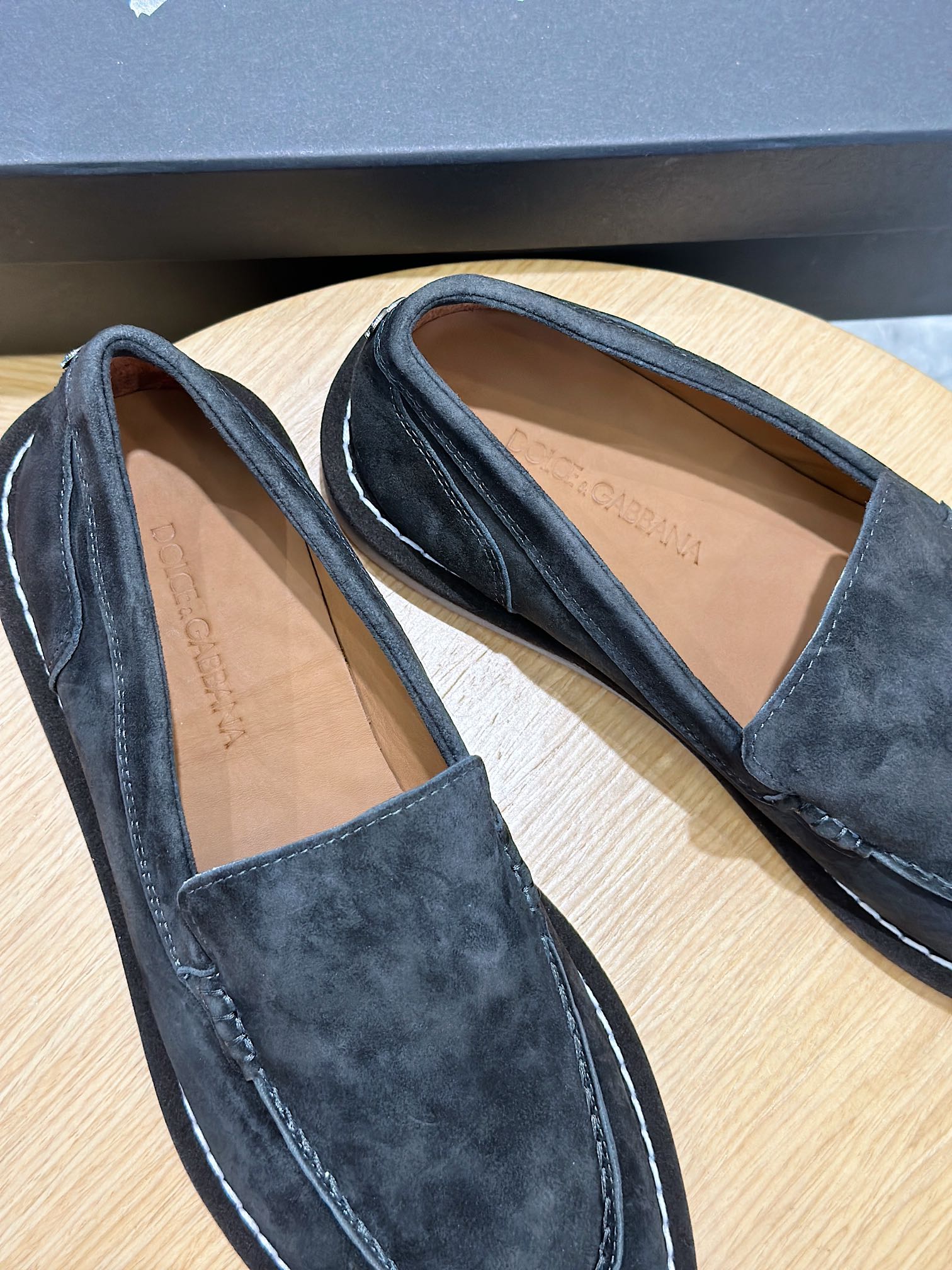 Precio de fábrica 410Dolce&Gabban zapatos mocasín de anteNuevos zapatos mocasín de ante suave serie 
