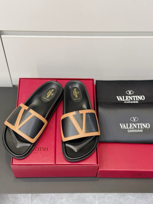 Valentino Garavani Men's Leather Slide Sandals Designer Summer Shoes 1 Valentino Garavani Men's Leather Slide Sandals Designer Summer Shoes