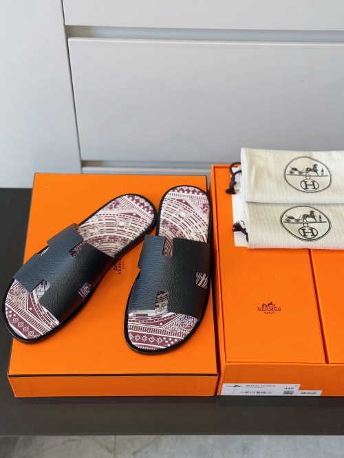 Hermes Men's Classic Leather Sandals - Stylish and Durable Design 1 Hermes Men's Classic Leather Sandals - Stylish and Durable Design