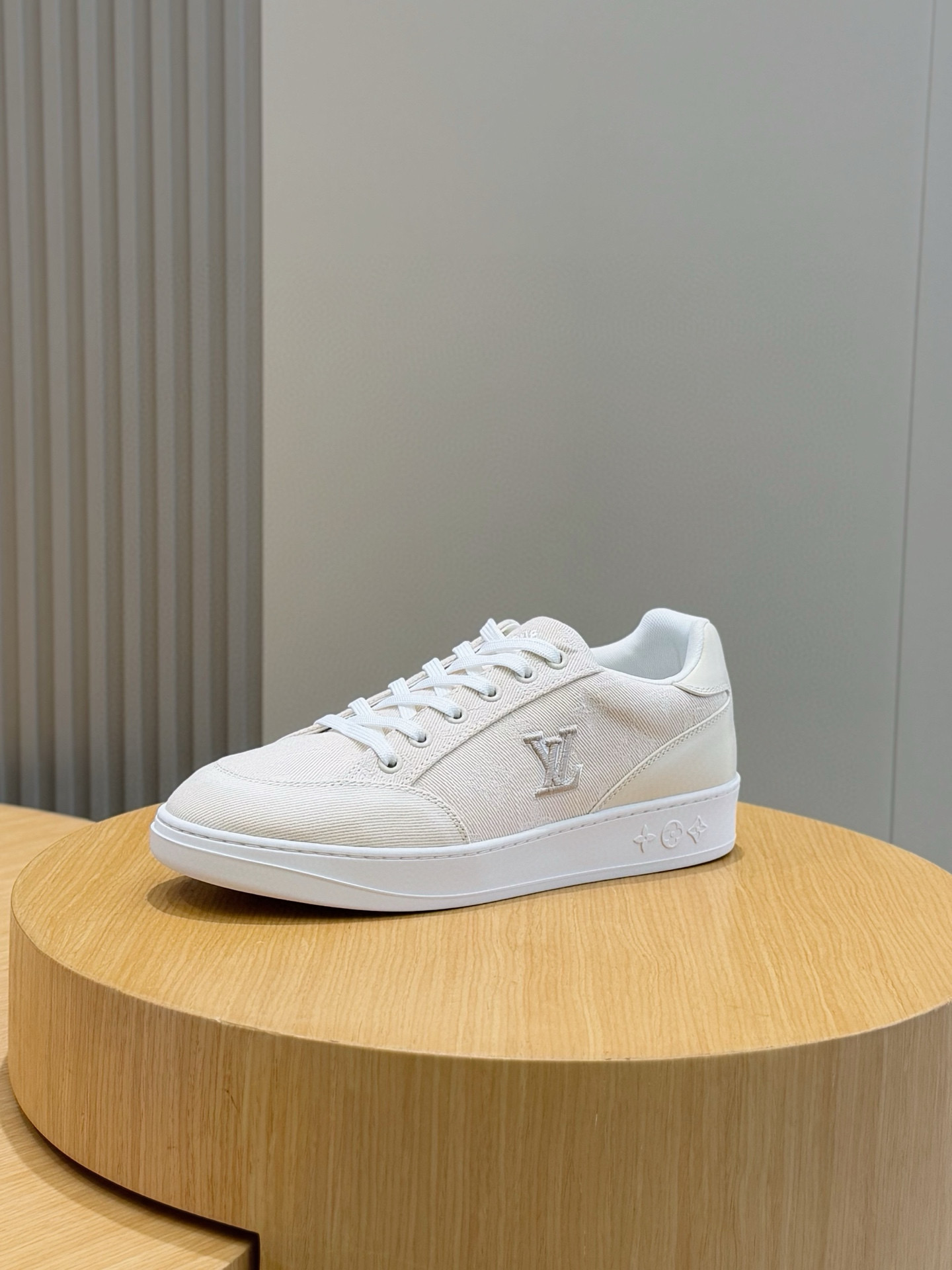 Louis Vuitton Men's Leather Lace-Up Sneakers with Embossed Logo 4 i1755778093971 3336 0 2