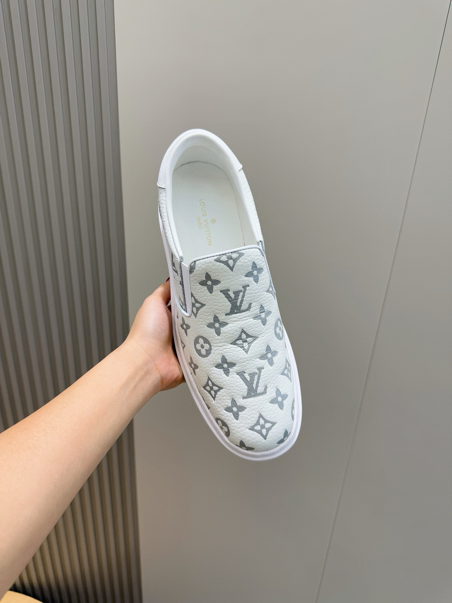 Louis Vuitton Men's BevetyHils Sneaker: Soft Leather, Signature Style, Comfortable Fit 5 i1755778506050 1408 0 3
