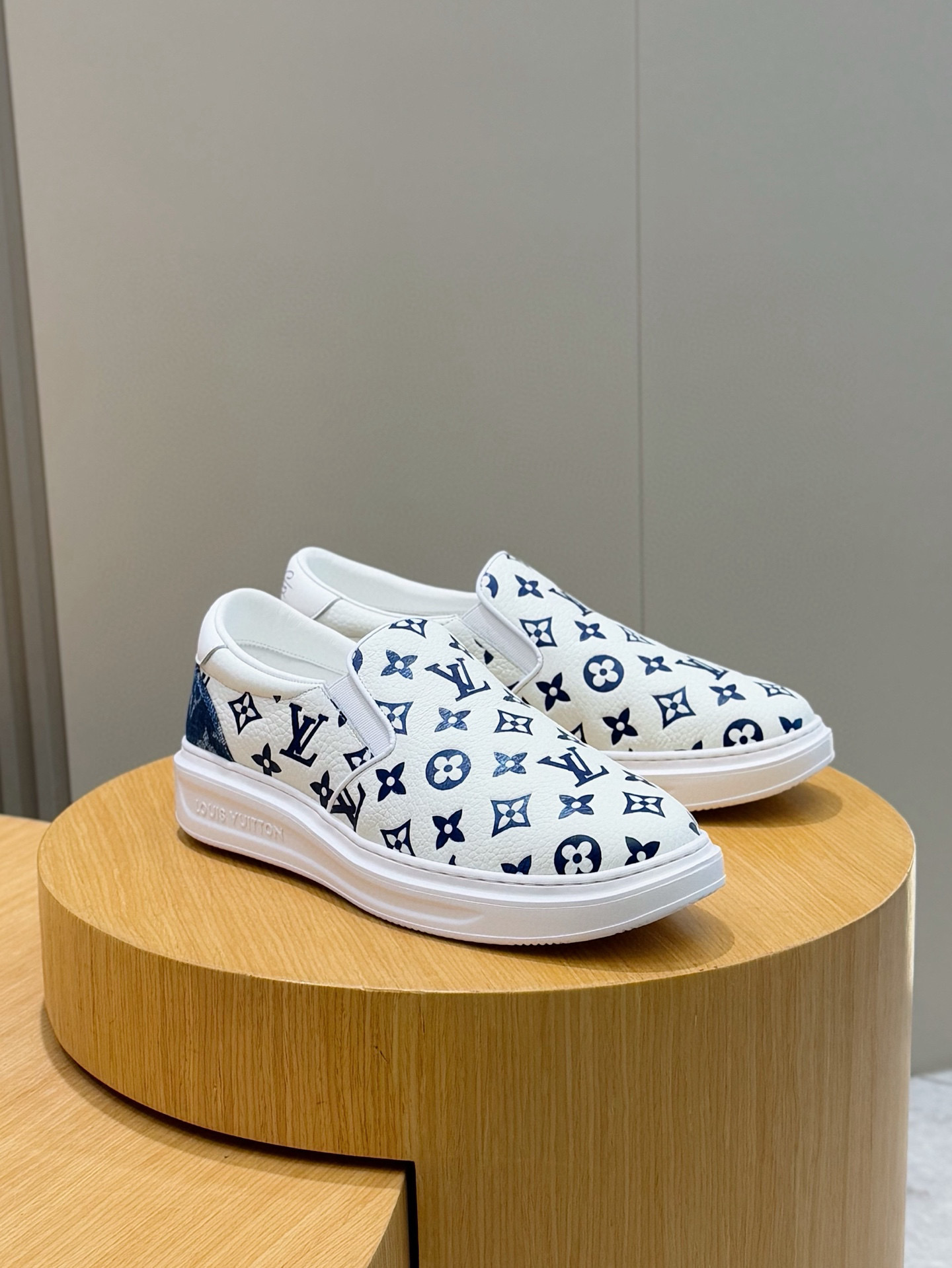 Louis Vuitton BevetyHils Men's Sneakers: Premium Leather, Iconic Style - Size 39-44 4 i1755778521450 4270 0 2