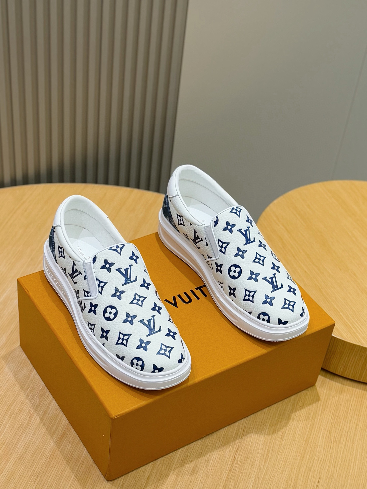 Louis Vuitton BevetyHils Men's Sneakers: Premium Leather, Iconic Style - Size 39-44 2 i1755778521451 4058 0 0