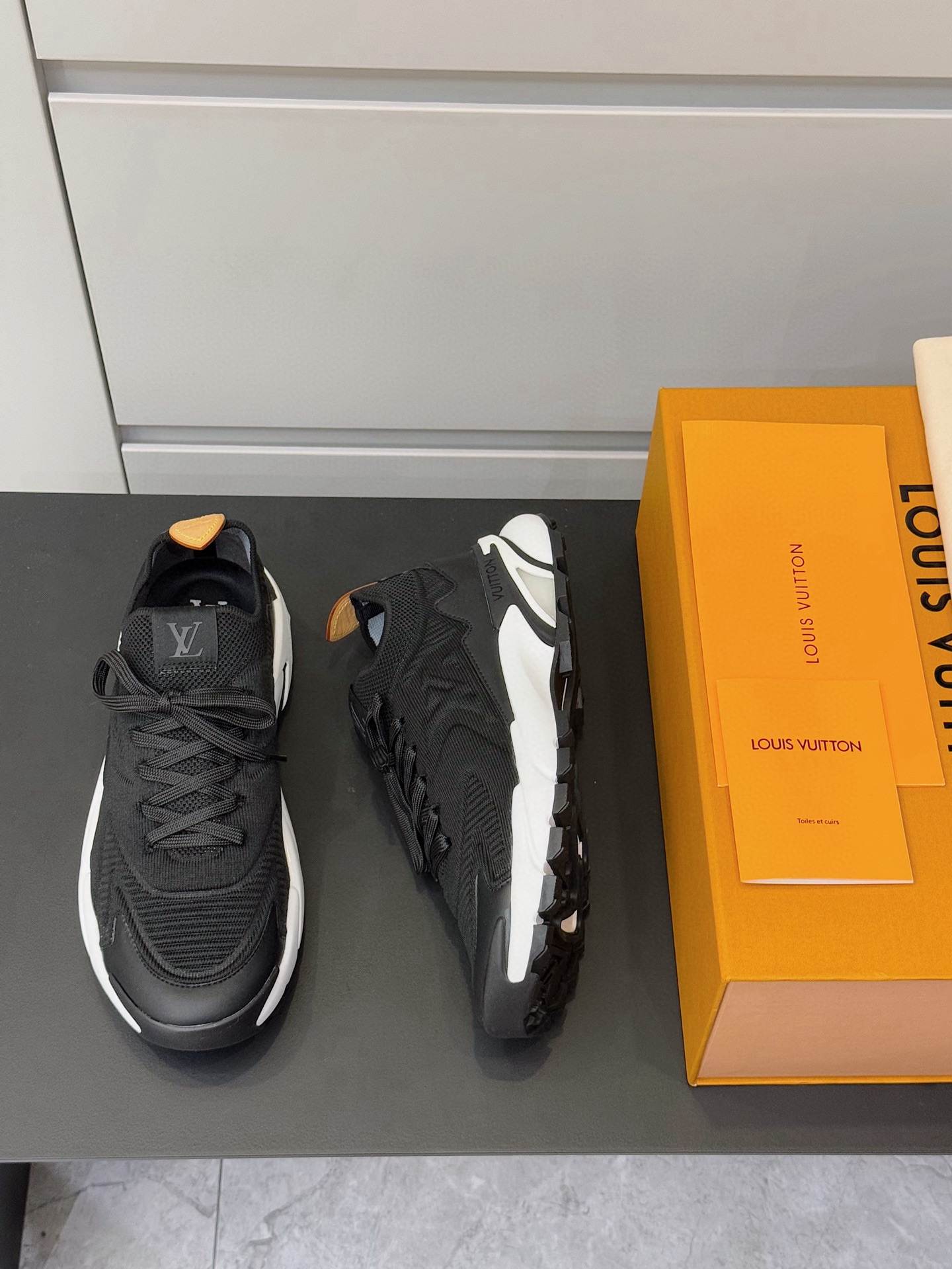 VNR Men’s Sneakers: Imported Knit, Brand Tag, Rubber Sole, Sizes 39-44