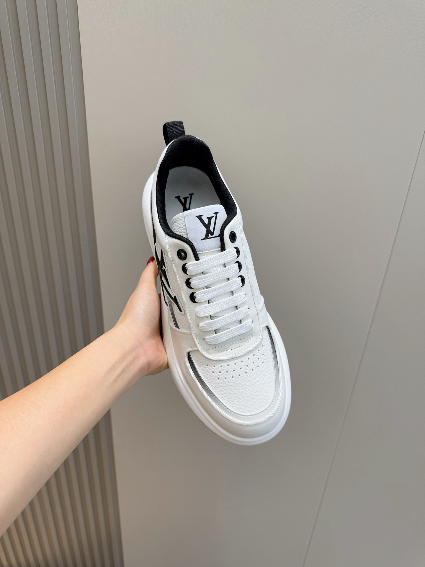 Louis Vuitton Men's Leather Sneakers with Embossed Logo - Stylish & Comfortable 5 i1756050552724 586 0 3