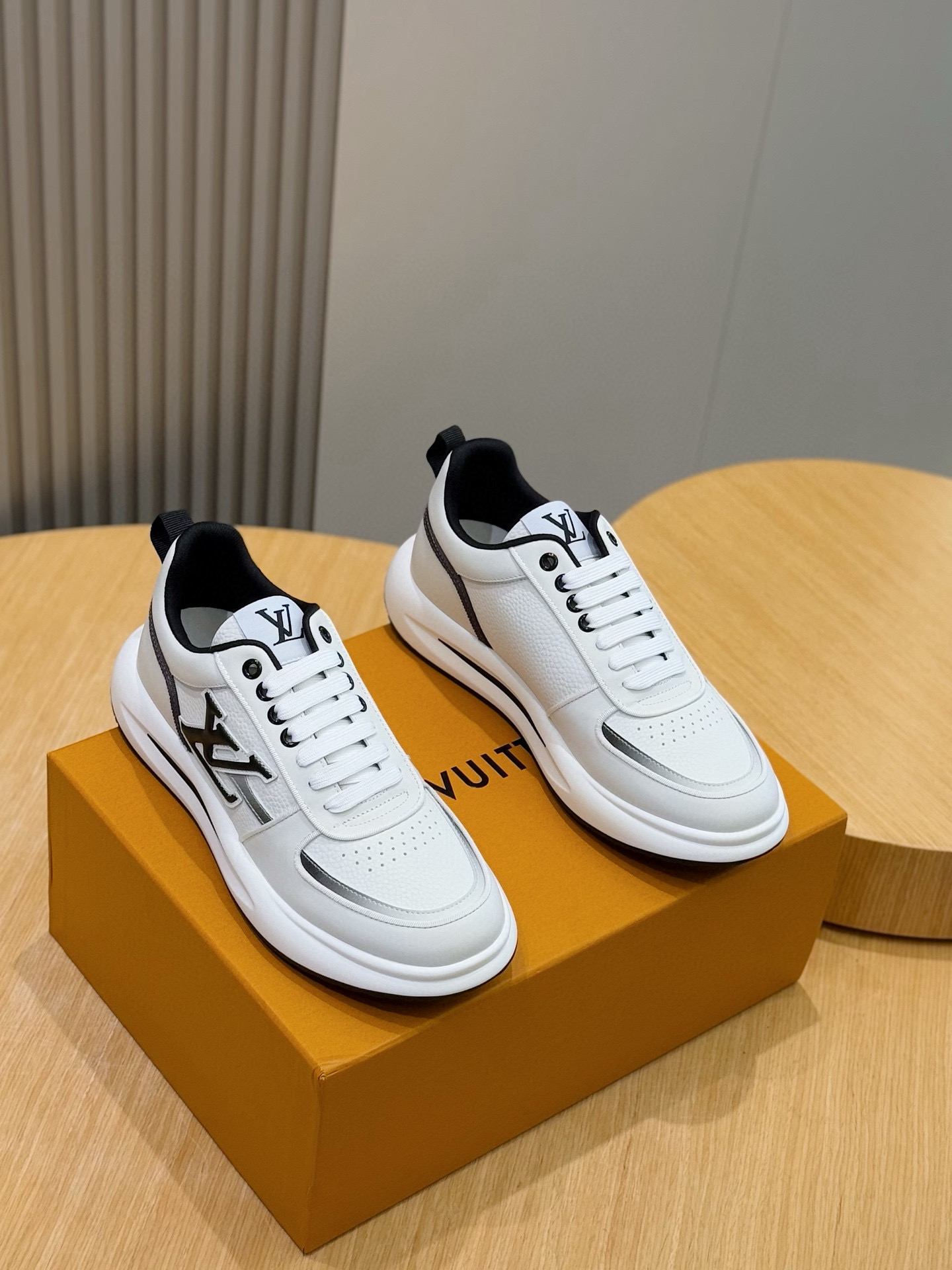 Louis Vuitton Men's Leather Sneakers with Embossed Logo - Stylish & Comfortable 2 i1756050552725 1524 0 0