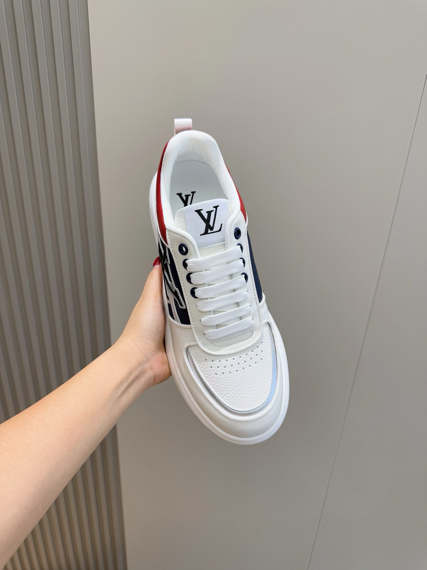 Louis Vuitton Men's Leather Sneakers: Stylish, Comfortable, and Signature Design 5 i1756050639552 9934 0 3