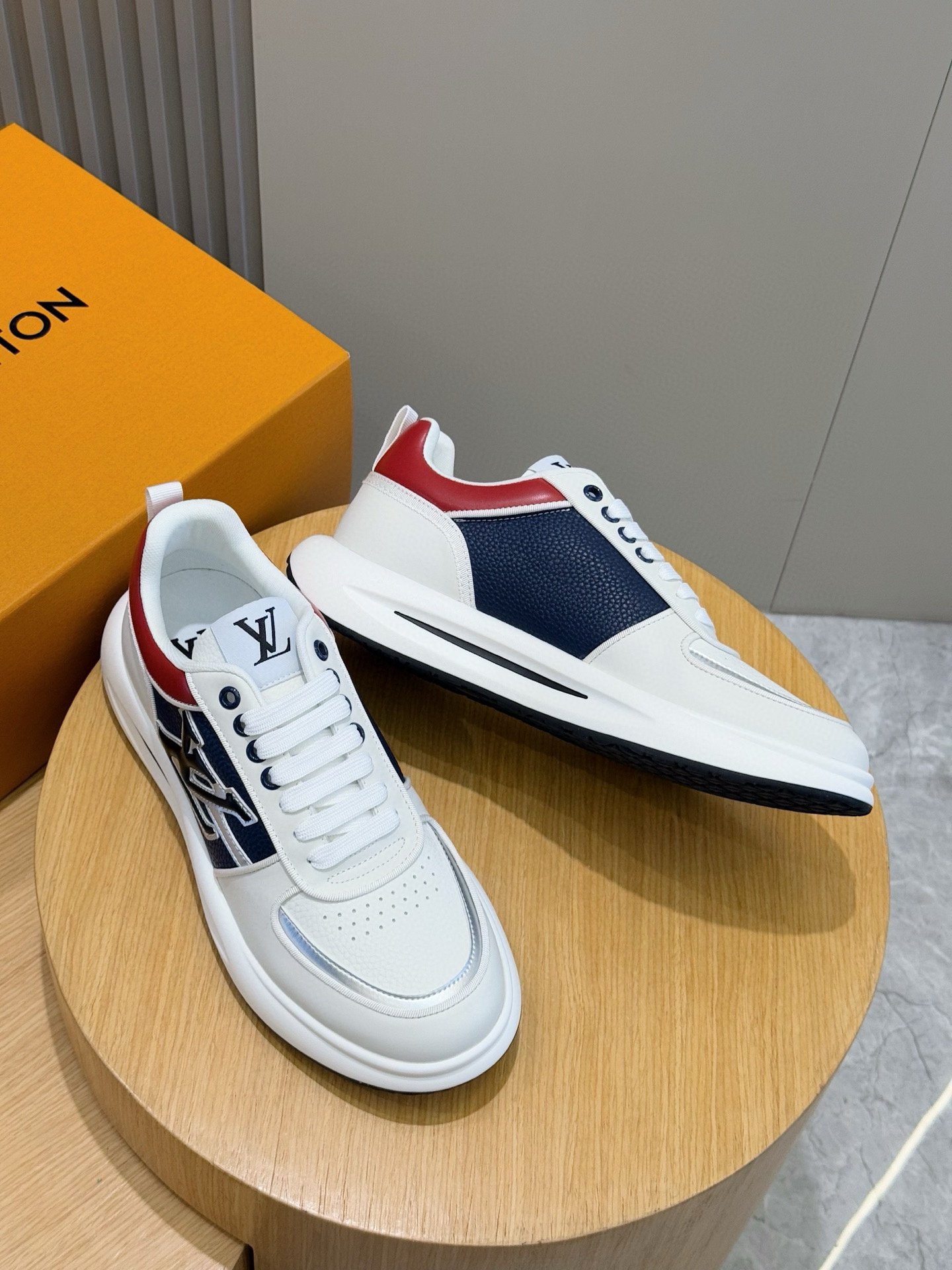Louis Vuitton Men's Leather Sneakers: Stylish, Comfortable, and Signature Design 8 i1756050639553 6760 0 6