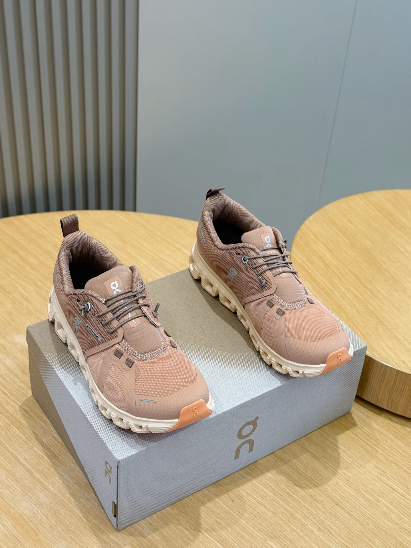 On Running Cloudventure Loewe Edition Women's Lightweight Running Shoes