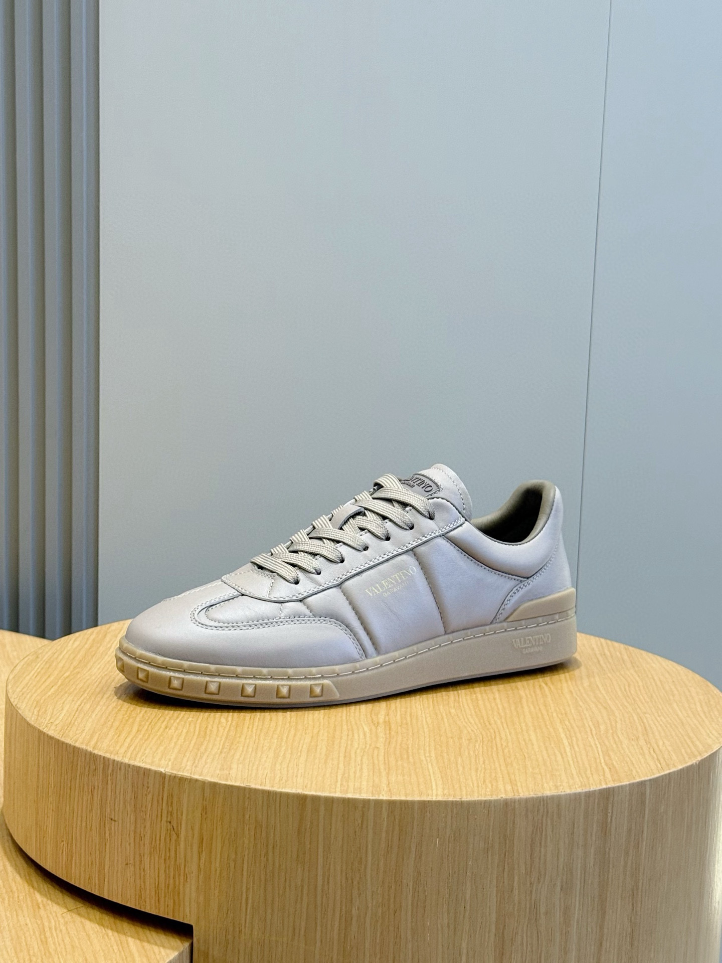 Valentino Garavani Freedots Leather Sneakers - Low Top, Designer Fashion 3 i1760868116342 3600 0 1