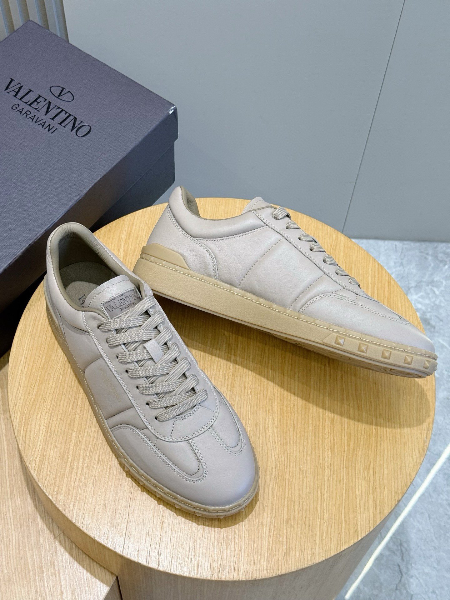 Valentino Garavani Freedots Leather Sneakers - Low Top, Designer Fashion 8 i1760868117403 3500 0 6