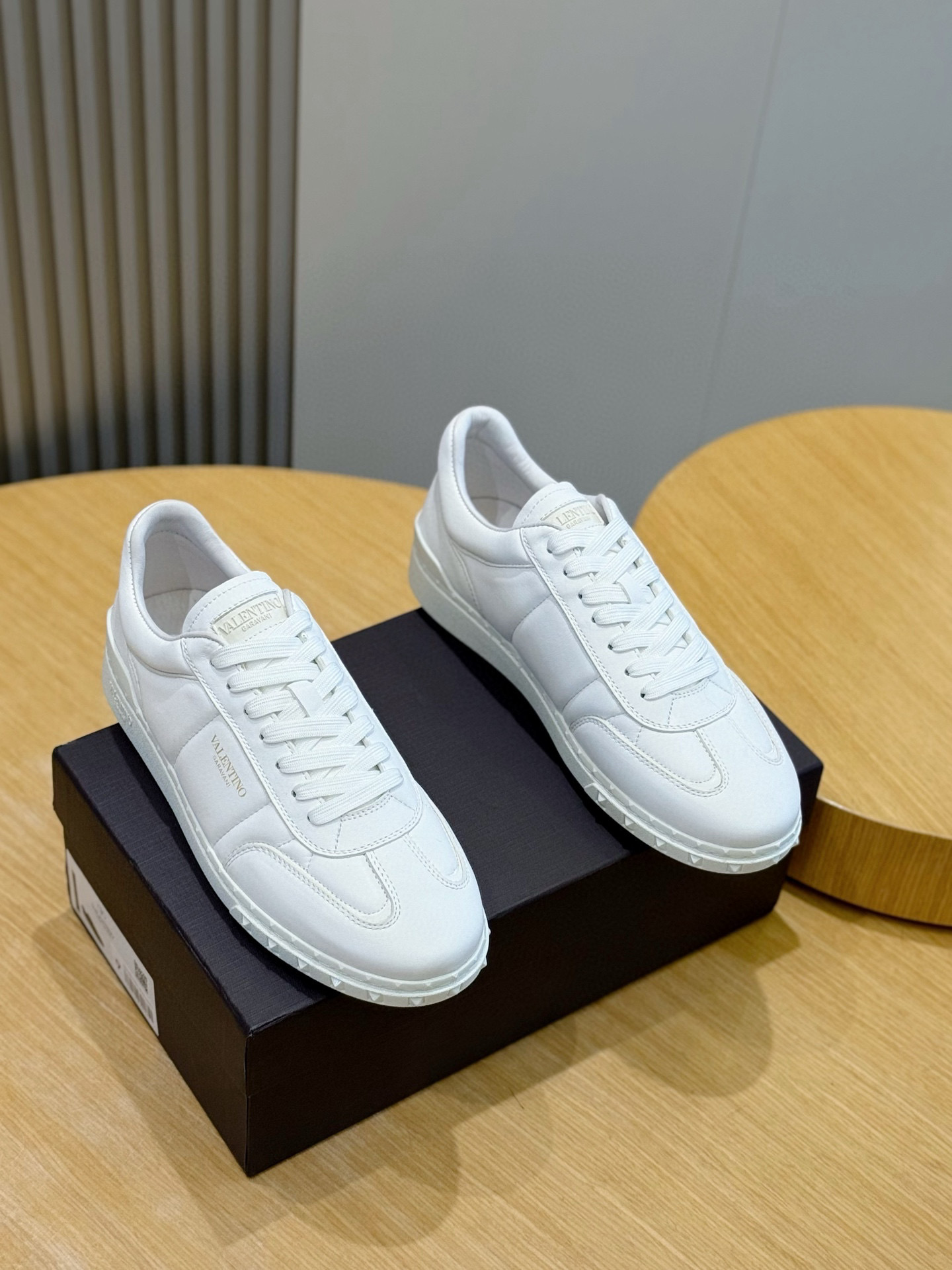 Valentino Garavani Freedots Low-Top Sneakers: Stylish & Comfortable