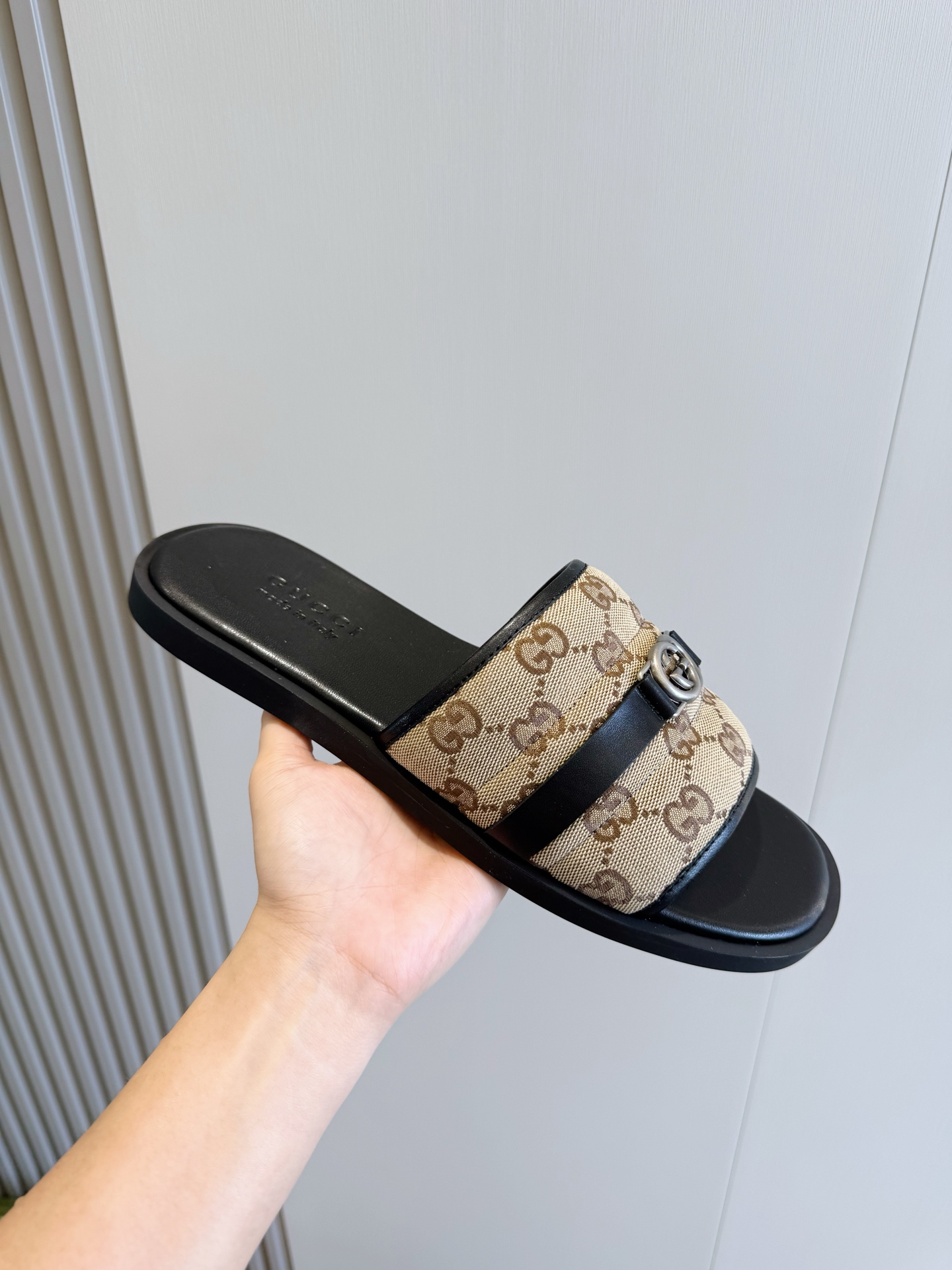 Gucci Style Black Leather Men's Shoes style reference detail image 5 from source 781415