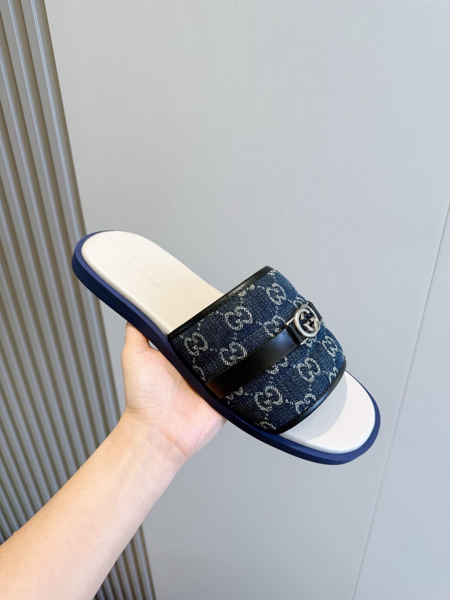 Gucci Style Black Leather Men's Shoes style reference detail image 5 from source 781416