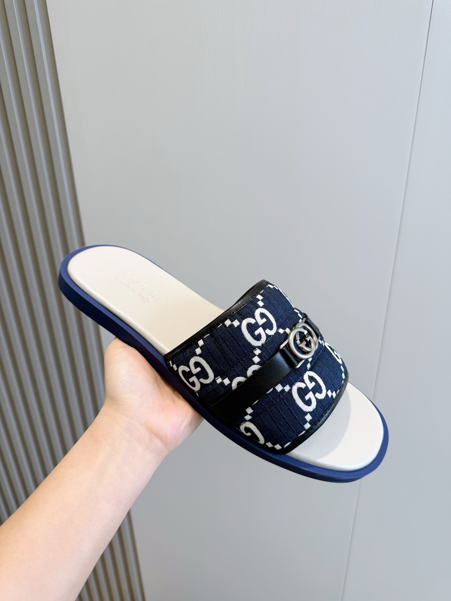 Gucci Style Black Leather Men's Shoes style reference detail image 5 from source 781422