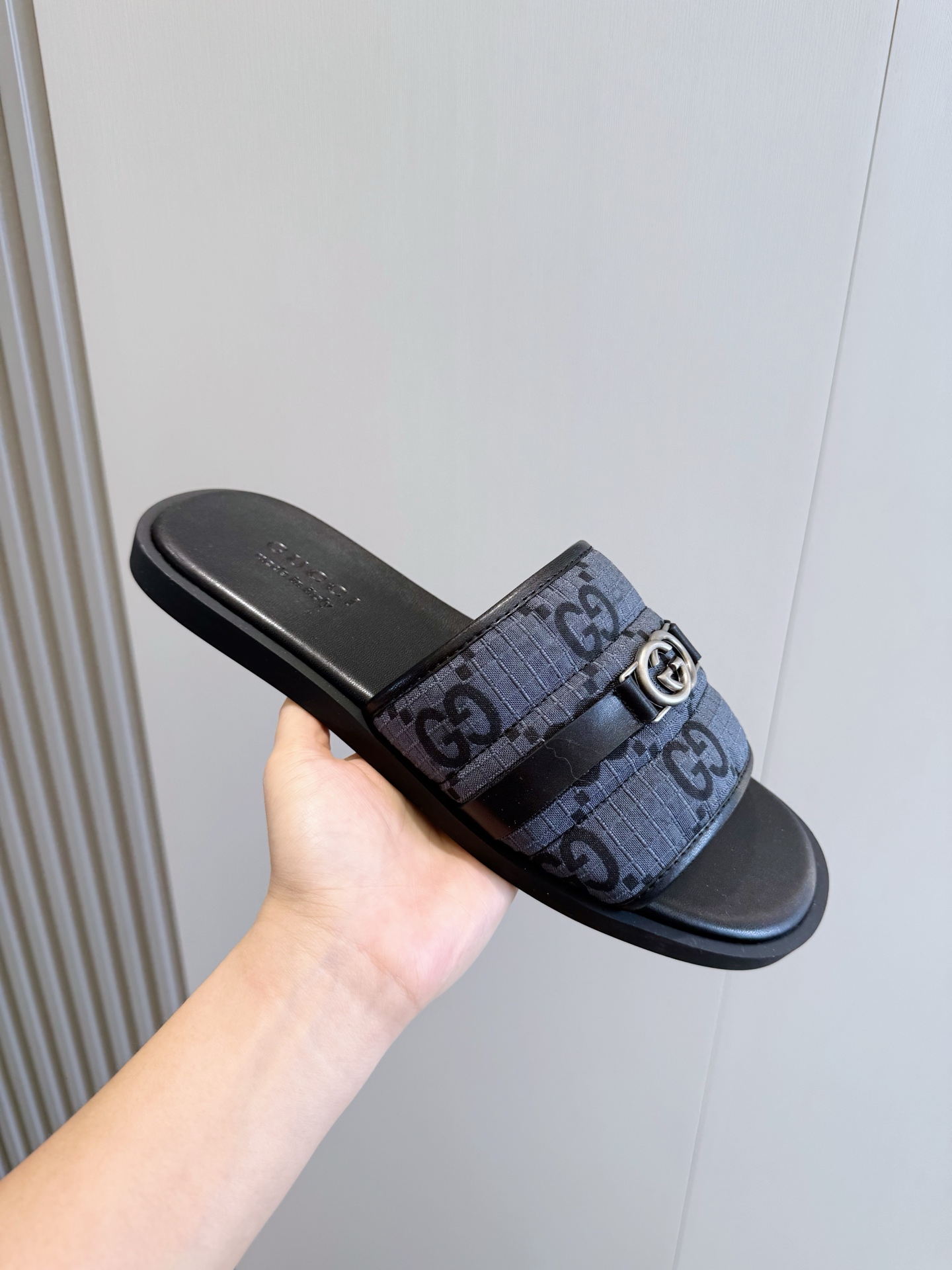 Gucci Style Black Leather Men's Shoes style reference detail image 5 from source 781423