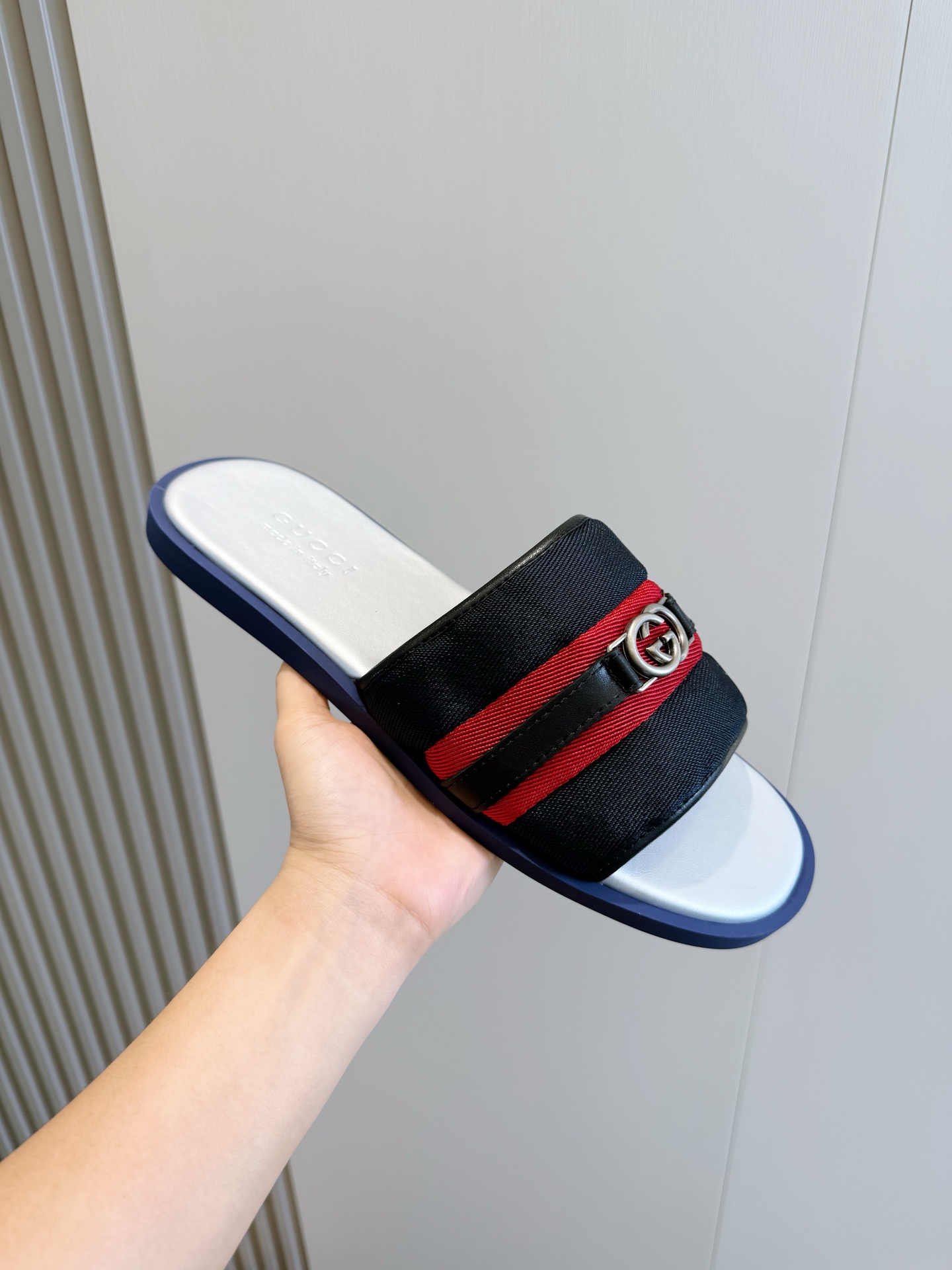 Gucci Style Black Leather Men's Shoes style reference detail image 5 from source 781425
