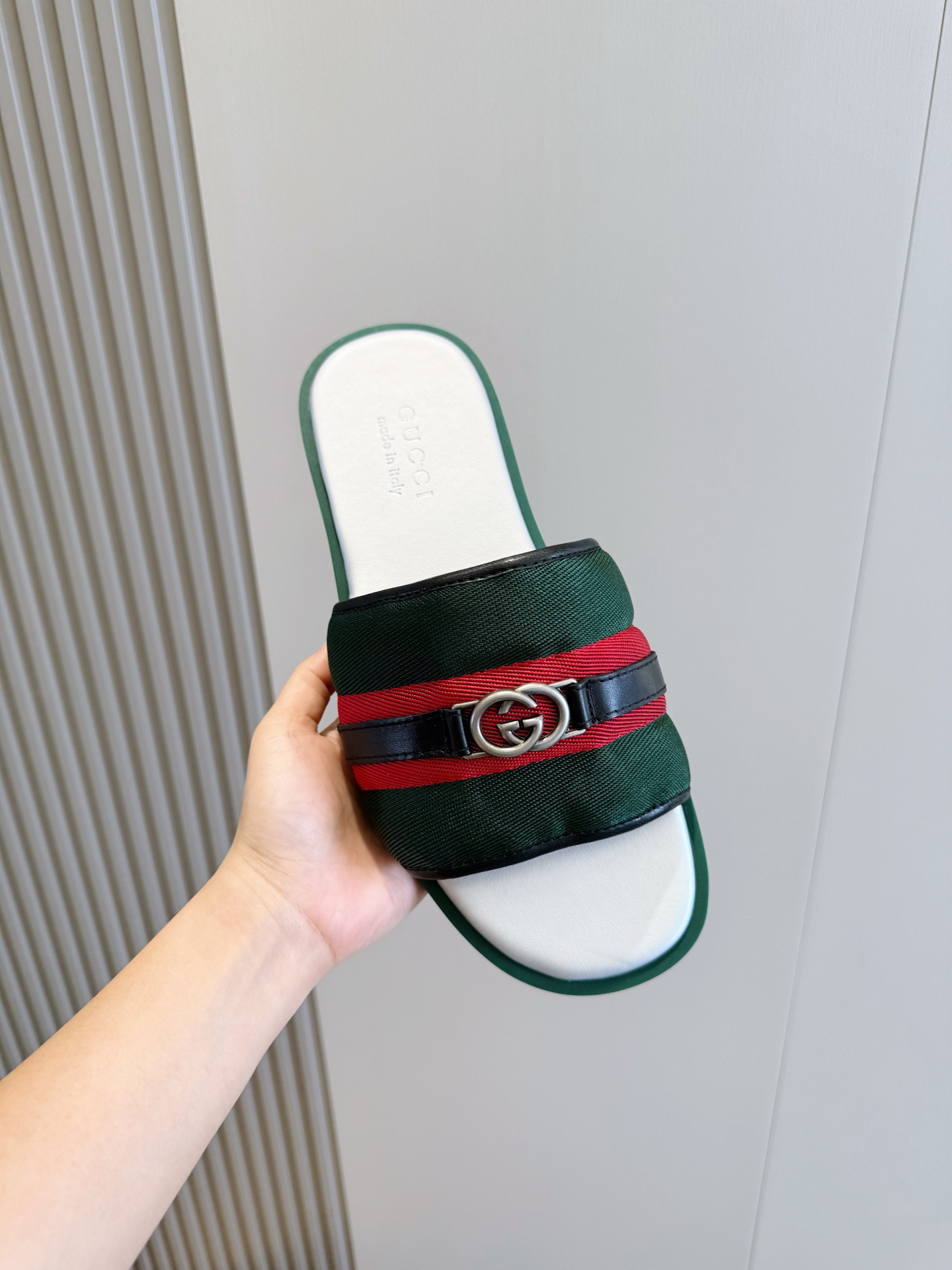 Gucci Style Black Leather Men's Shoes style reference detail image 4 from source 781426