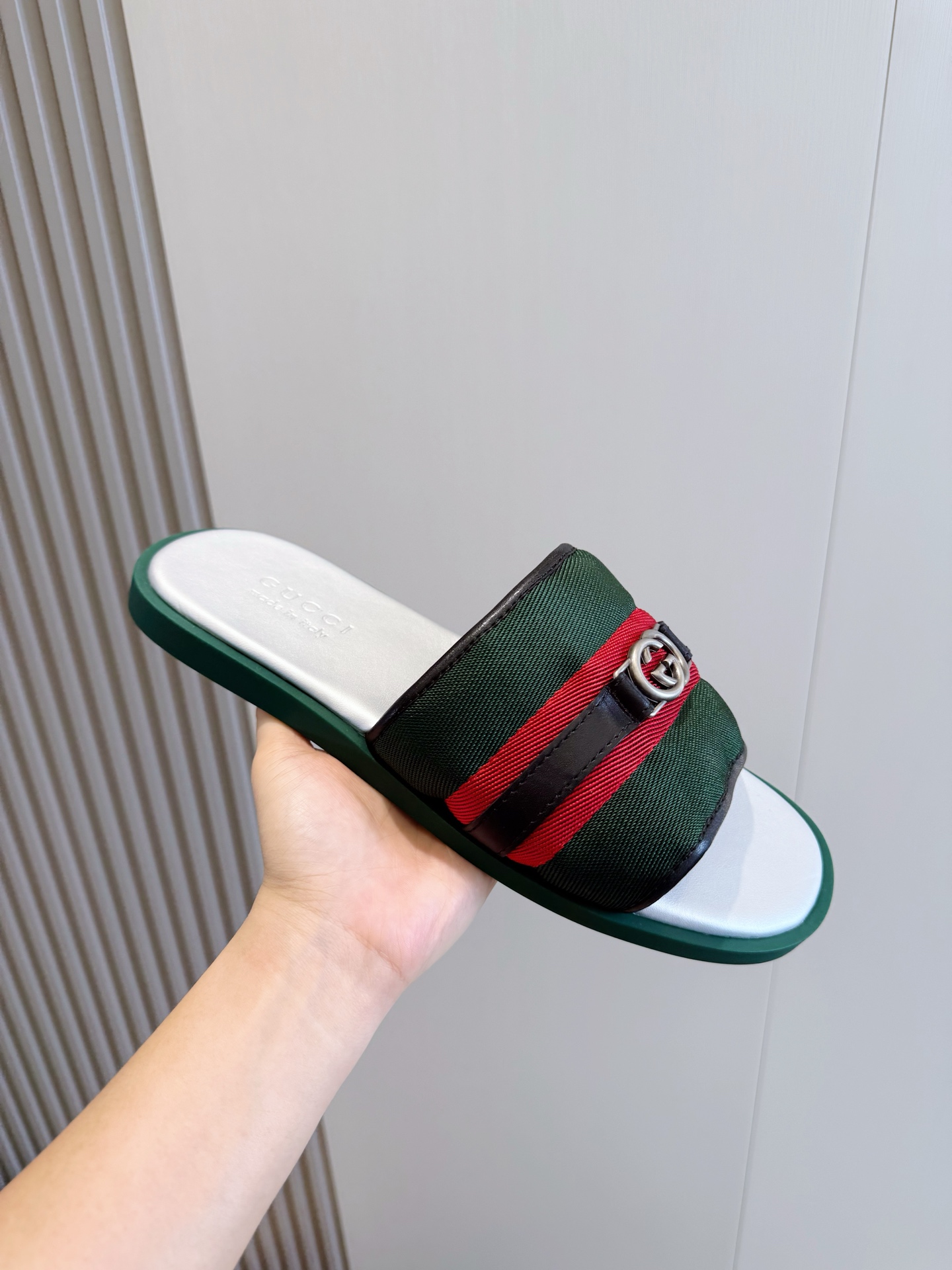 Gucci Style Black Leather Men's Shoes style reference detail image 5 from source 781426