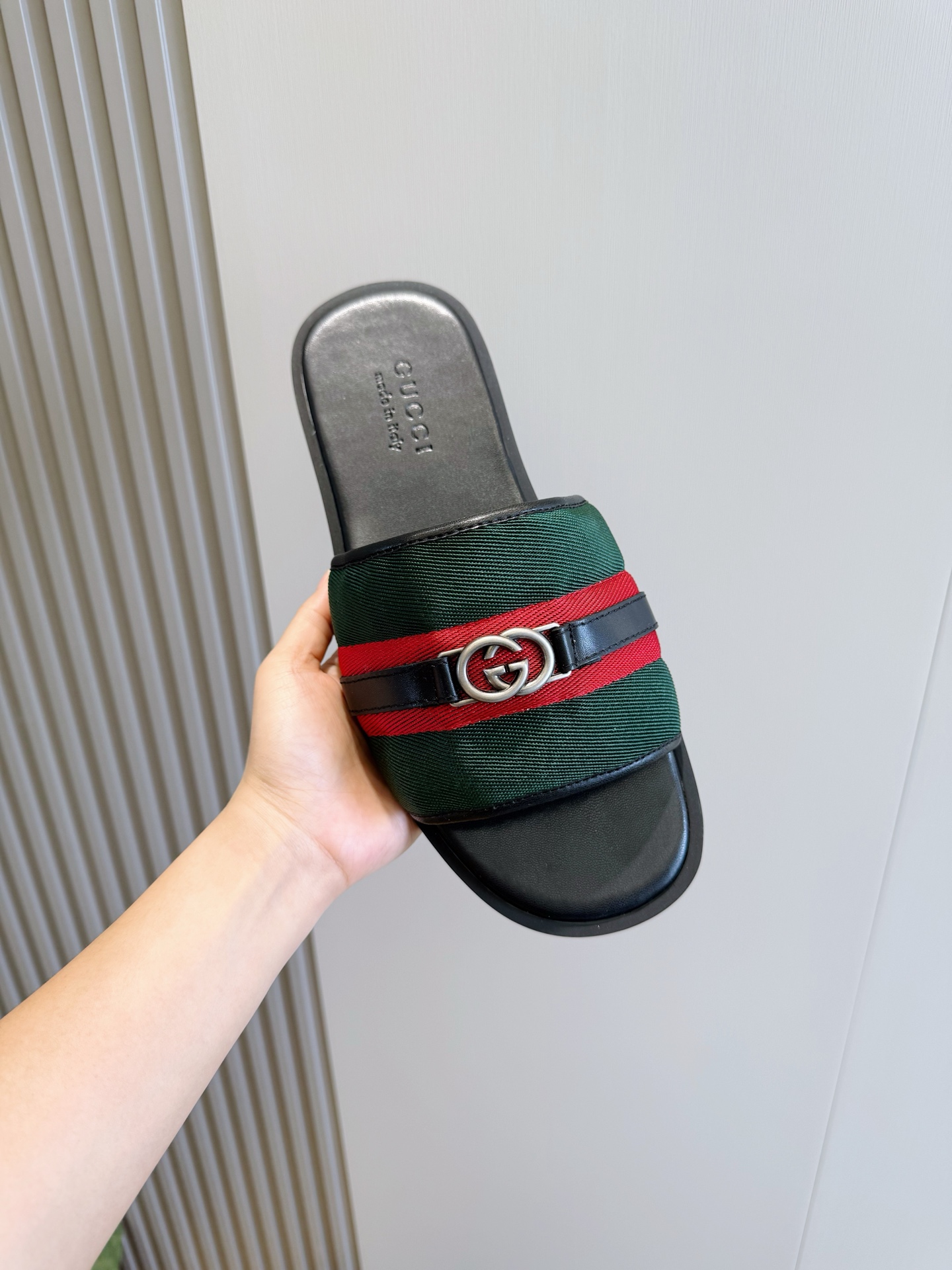 Gucci Style Black Leather Men's Shoes style reference detail image 4 from source 781427