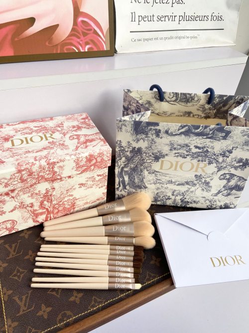 Dior Makeup Brush Set - 12 Piece Professional Cosmetic Brushes Kit 1 Dior Makeup Brush Set - 12 Piece Professional Cosmetic Brushes Kit