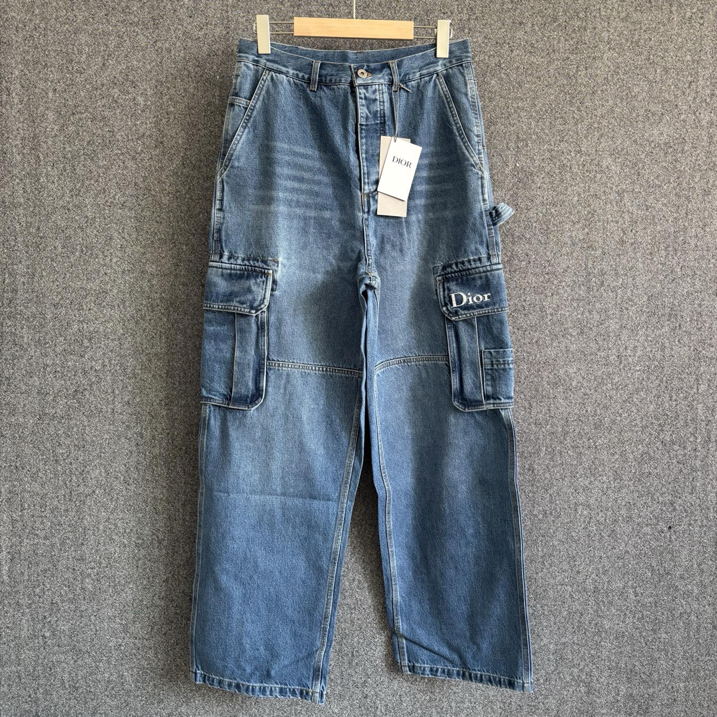 p295. DI*r 2026SS pantalones de mezclilla rectos de trabajo de nuevo estilo de primavera y verano, versión recta de pie…