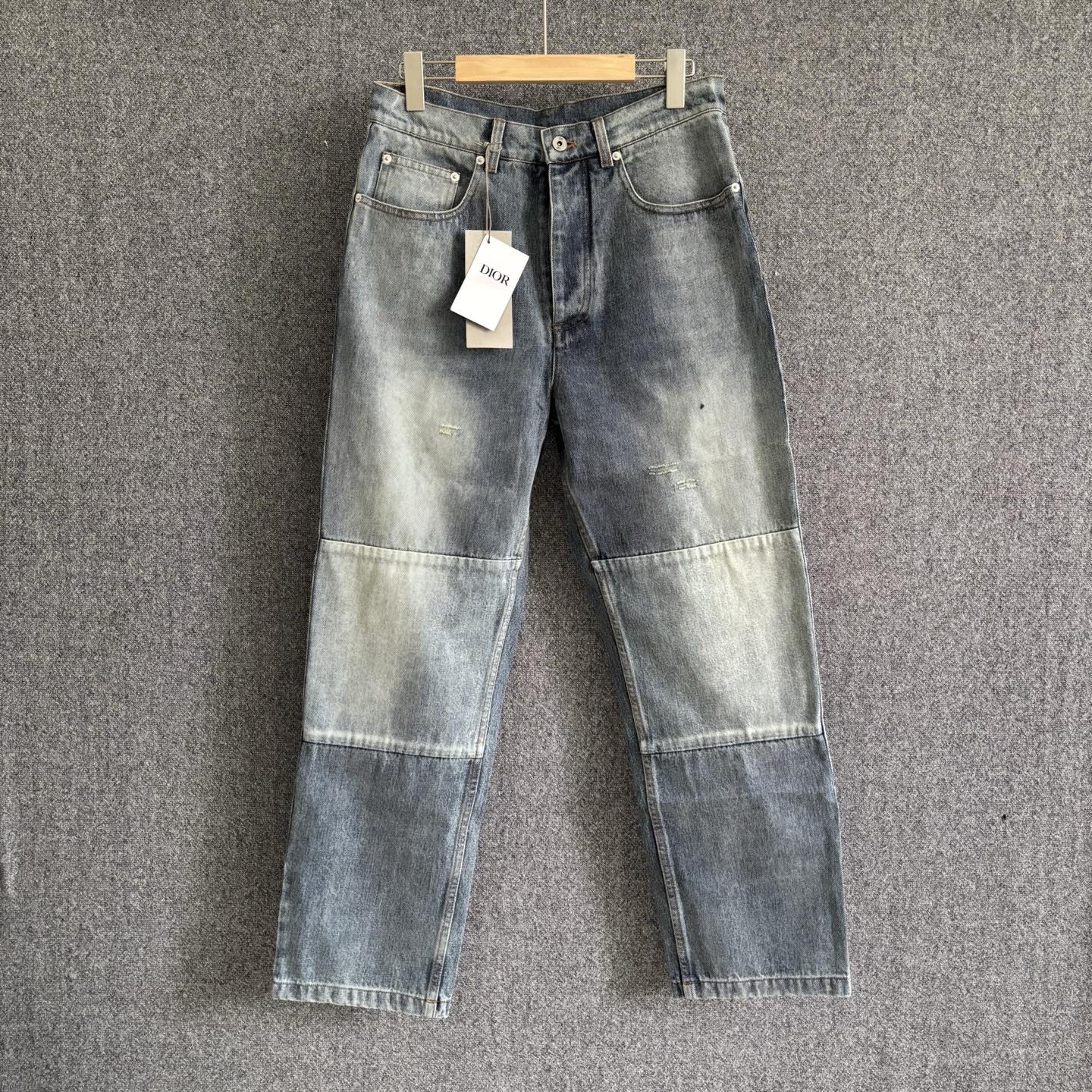 p255. DI*r 2026SS pantalones de mezclilla rectos de trabajo de nuevo estilo de primavera y verano, versión recta de pie…