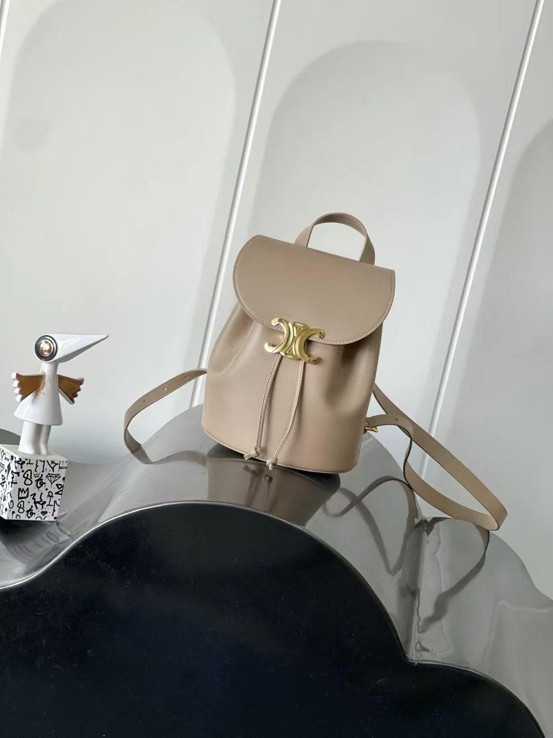 Celine Product _dIGqf2ZmTZdkN_W9HZZrWmdkVhd98XFEZOxswnA