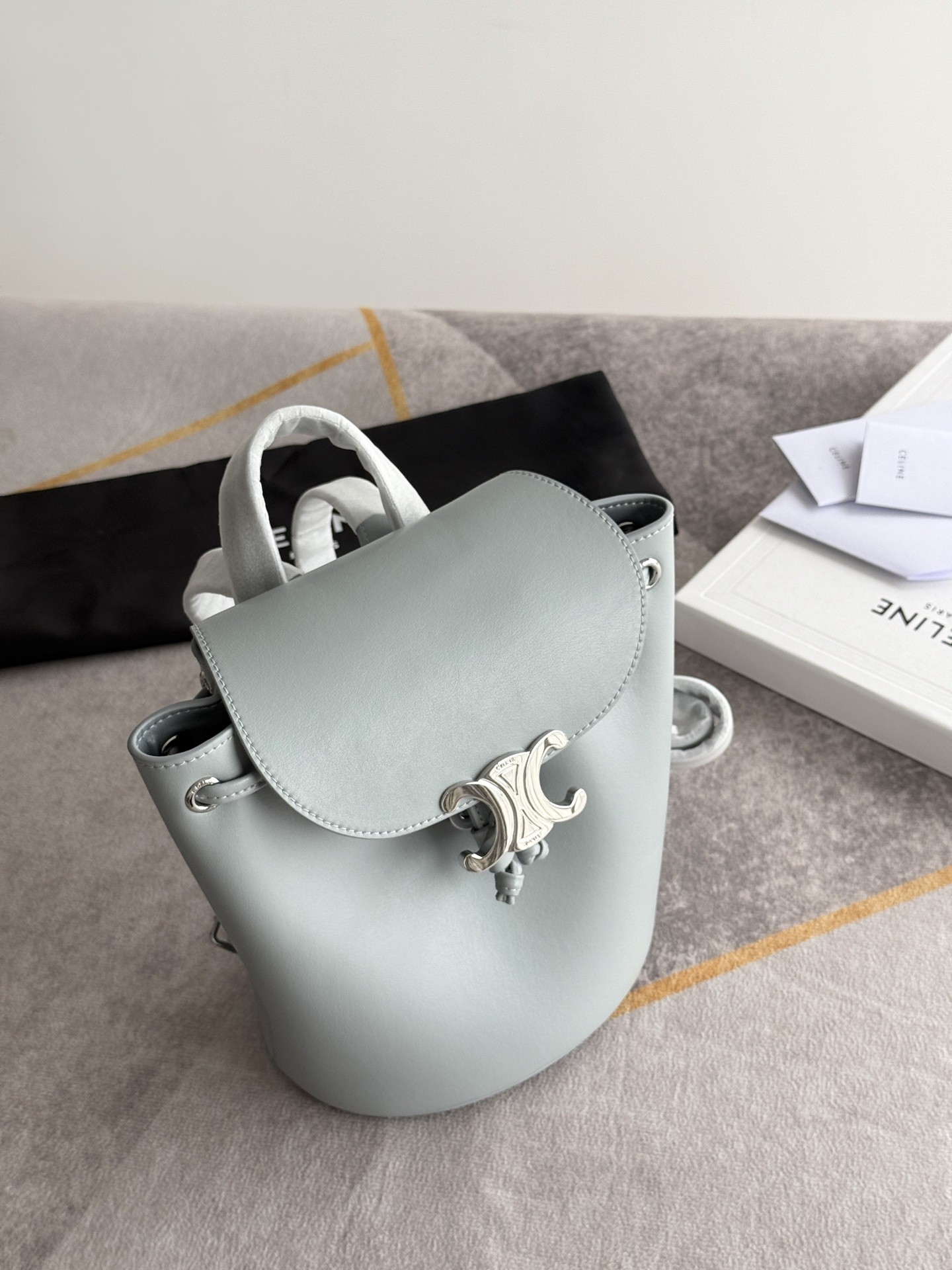Celine 25 new products are launched for the first time at the matching counterHurry and get in