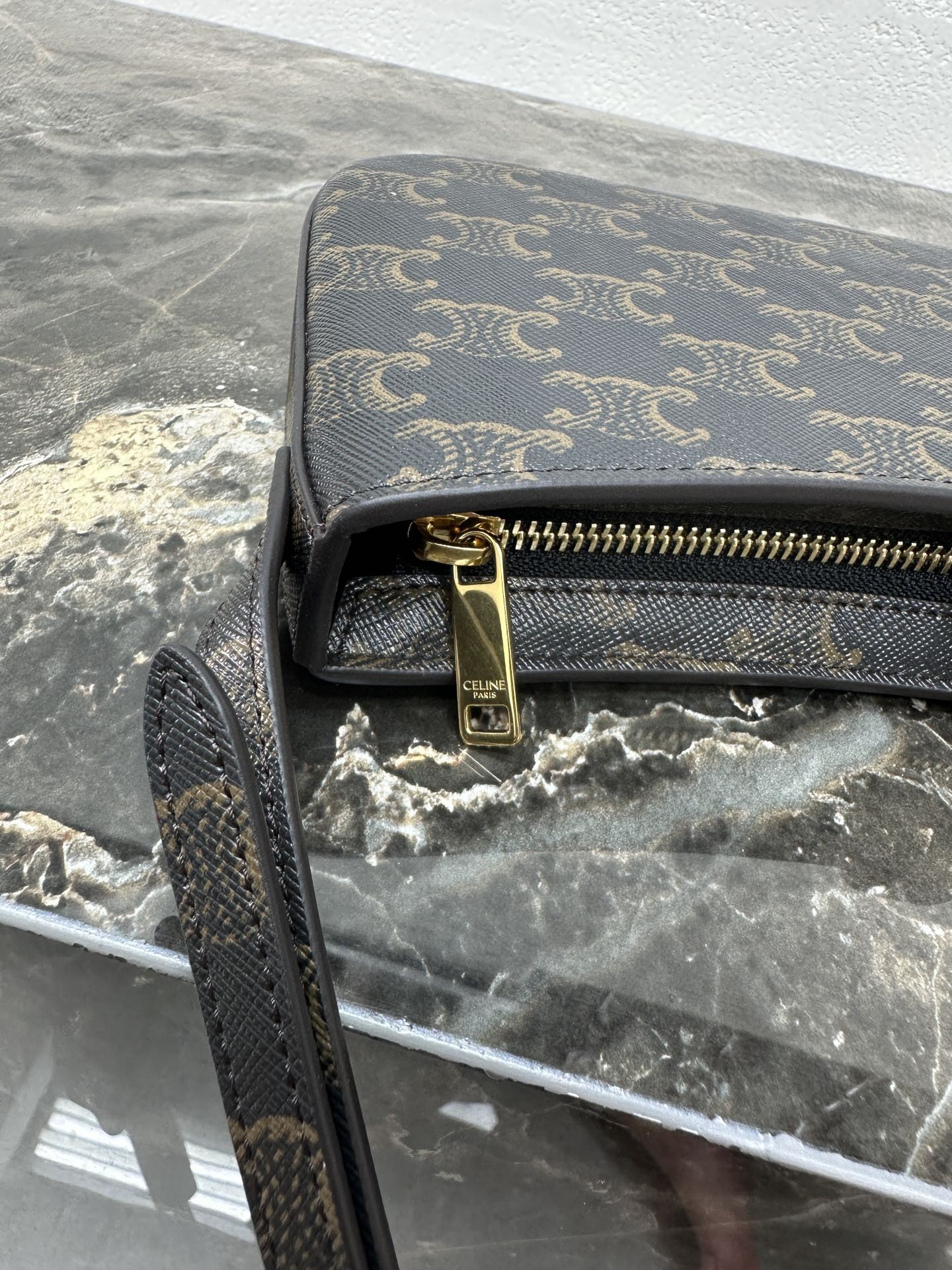 Celine 凯旋门系列Tina 小logo腋下包