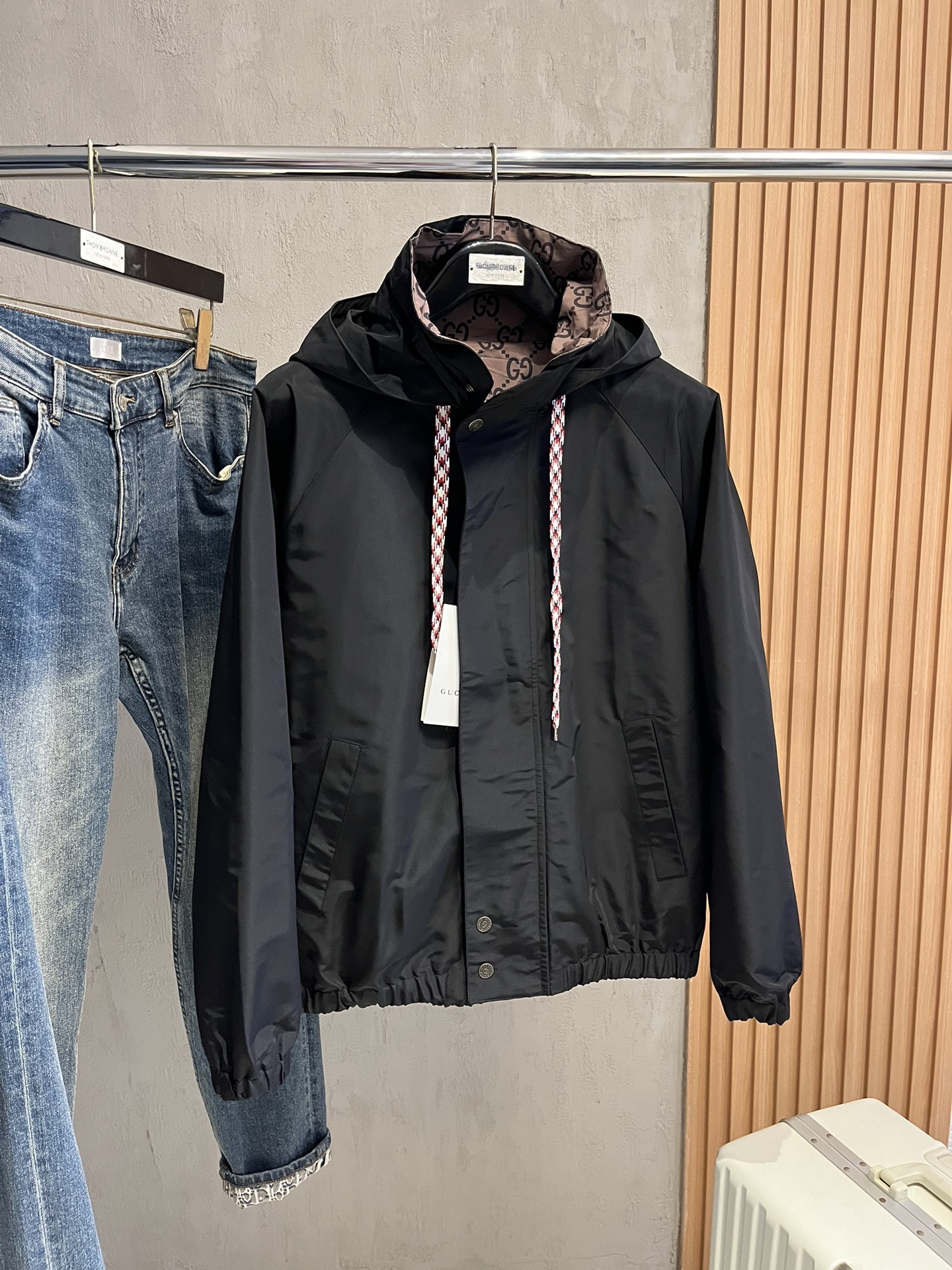 How to Find Designer Replica
 Gucci Clothing Coats & Jackets Fall/Winter Collection Fashion Casual