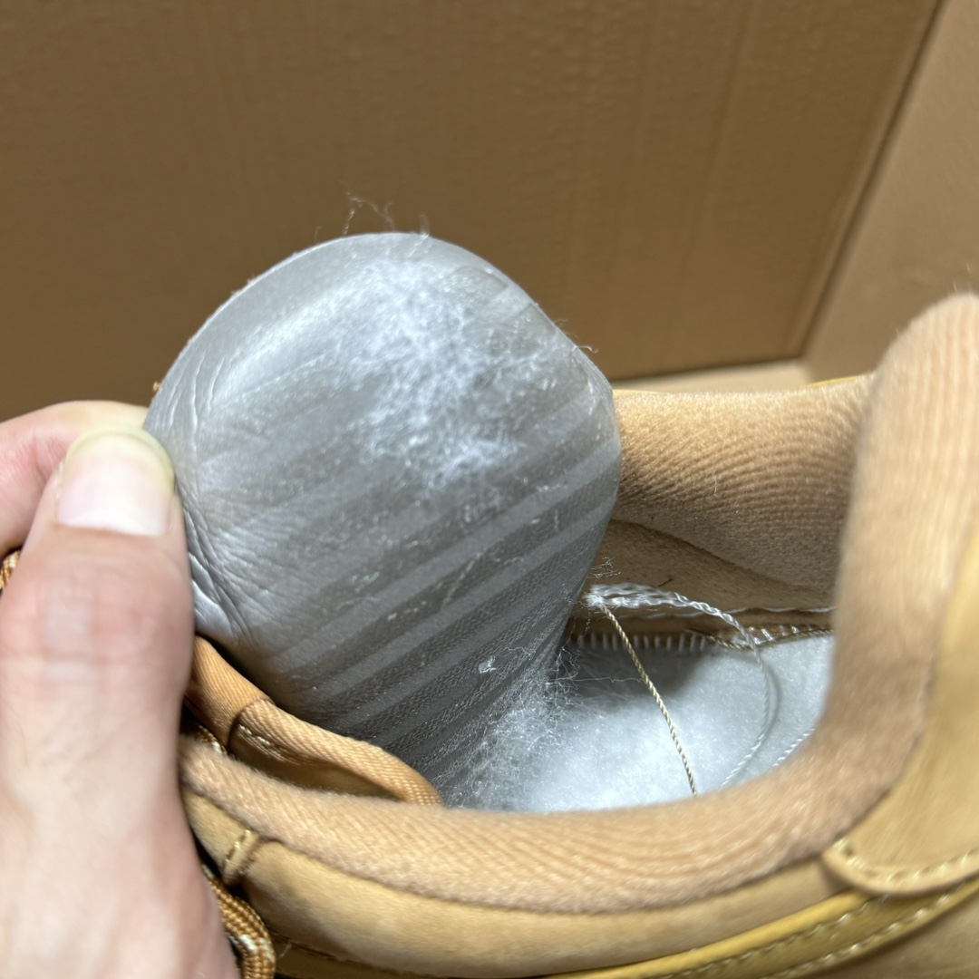 全码补出！价格上调！
奥莱ZP福利空军小麦！
尺码：35.5-44.5全码输出！
天猫 京东等平台充正订单！秋冬应季重磅福利，白菜价体验正品！售前 售后 一包到底！各位兄弟放心冲！编码：AB368546!