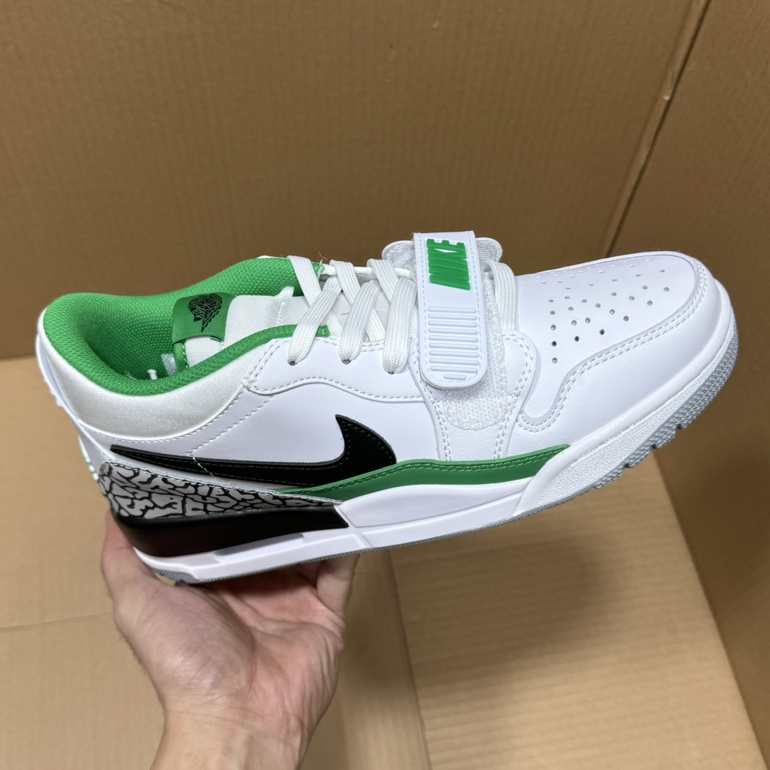  开学季福利🧧
AJ312系列福利特价！
尺码36-45，知名大厂出品！
版型 材质 细节绝对是市场数一