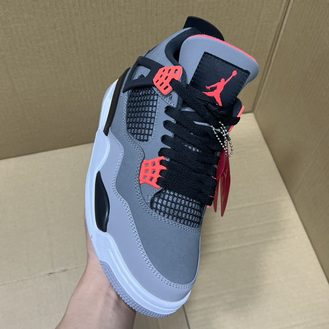 特价💰180
  双十二活动冲刺！
小绿X版本aj4系列部分配色特价！
尺码36-47.5，稳定输出！
大厂出品 品质保证！细节做的相当到位！行业性价比天花板产品！卖过都知道，转图必卖！