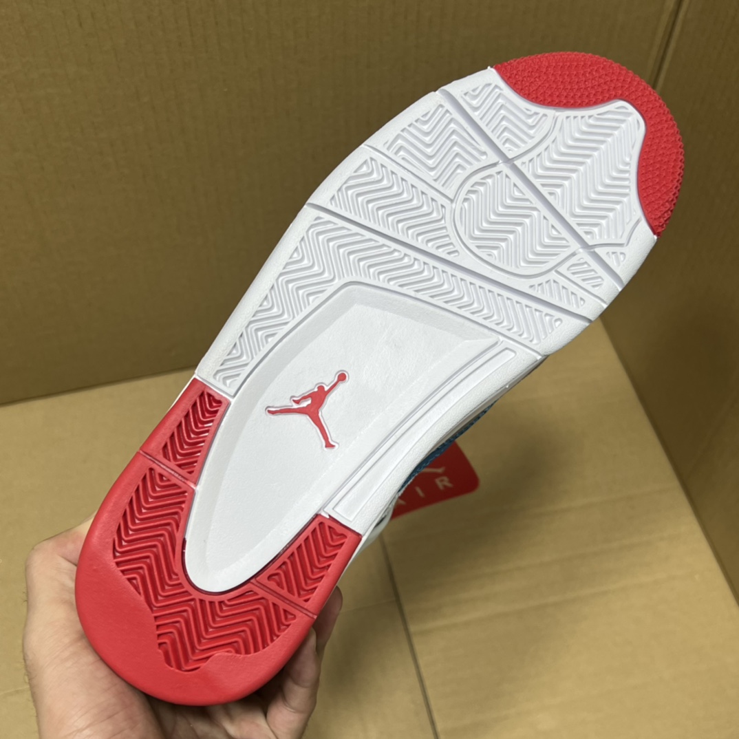 特价💰180
  双十二活动冲刺！
小绿X版本aj4系列部分配色特价！
尺码36-47.5，稳定输出！
大厂出品 品质保证！细节做的相当到位！行业性价比天花板产品！卖过都知道，转图必卖！