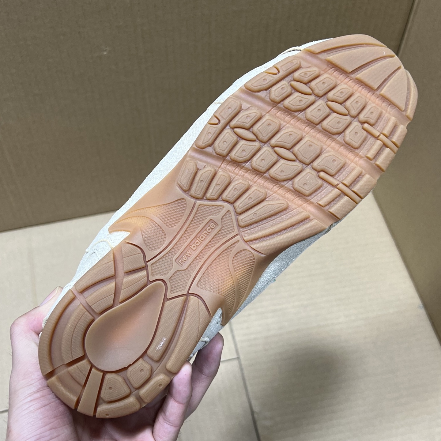 
NB联名miumiu特价新配色！
尺码：35.5-45，全码输出！
品质 价格 都是行业性价比天花板存