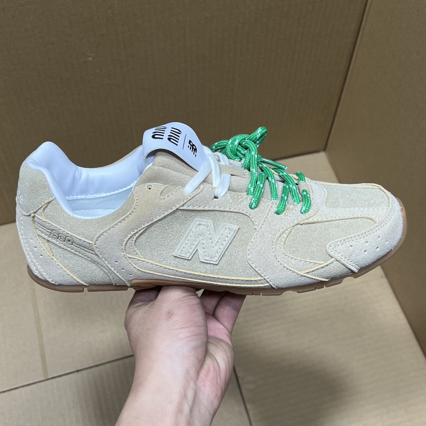 
NB联名miumiu特价新配色！
尺码：35.5-45，全码输出！
品质 价格 都是行业性价比天花板存