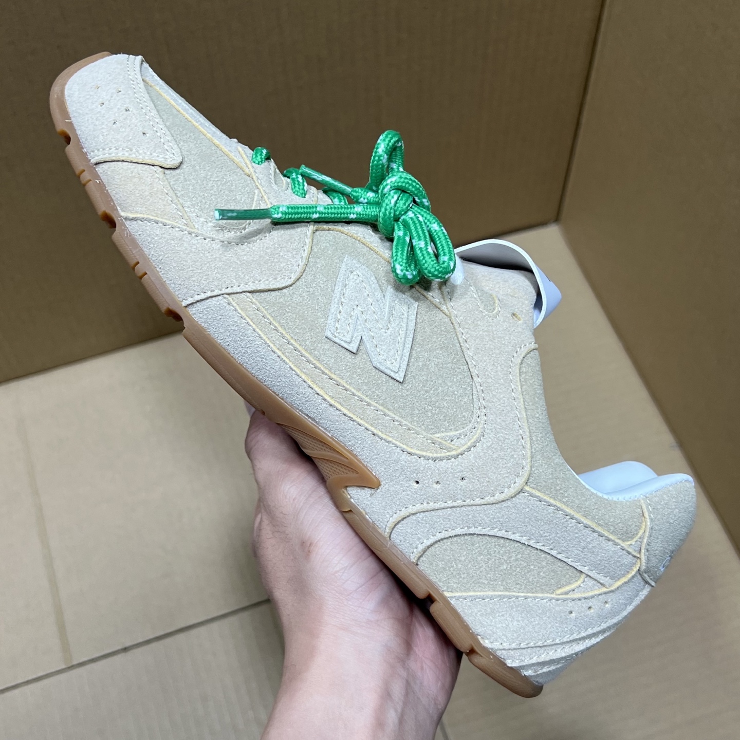 
NB联名miumiu特价新配色！
尺码：35.5-45，全码输出！
品质 价格 都是行业性价比天花板存