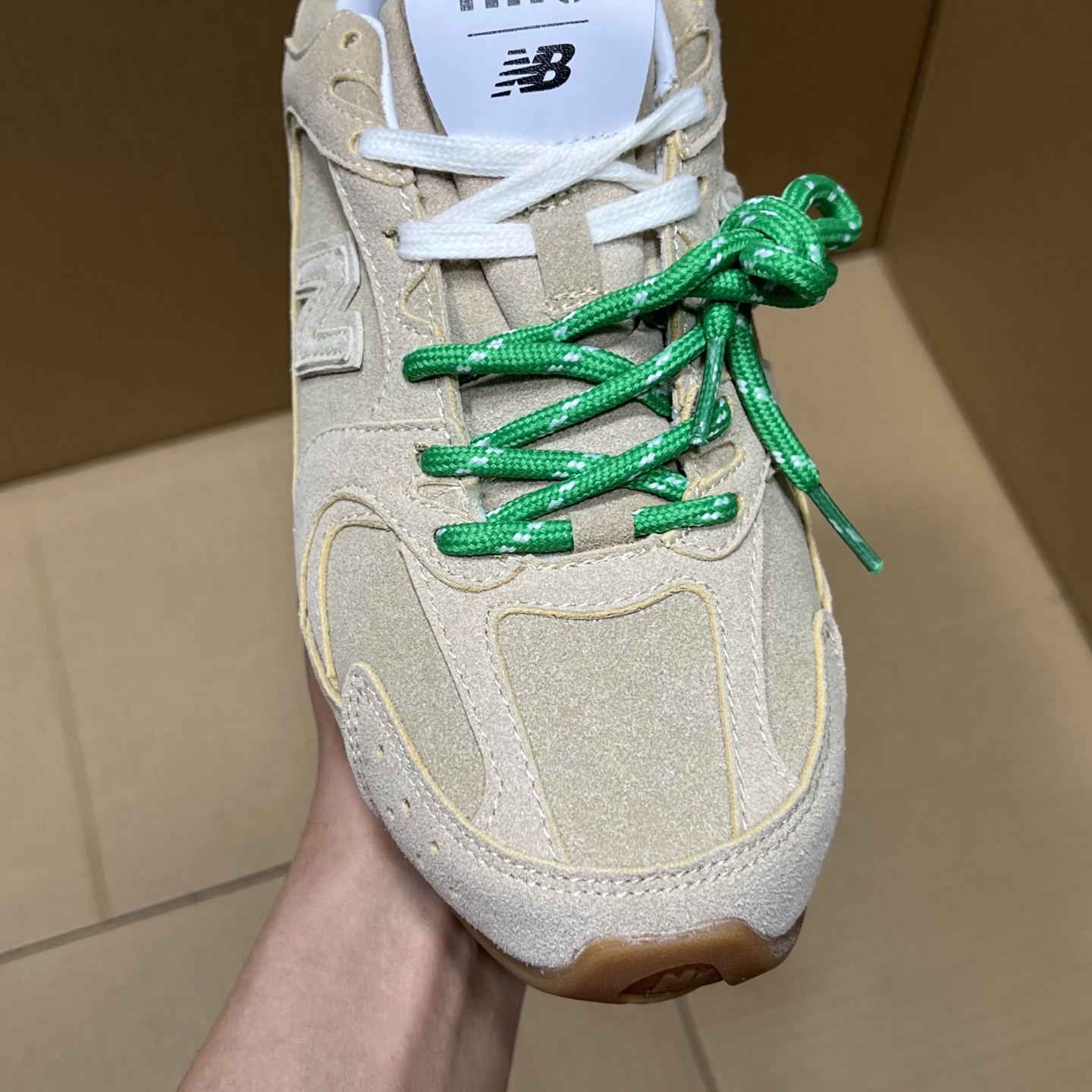 
NB联名miumiu特价新配色！
尺码：35.5-45，全码输出！
品质 价格 都是行业性价比天花板存