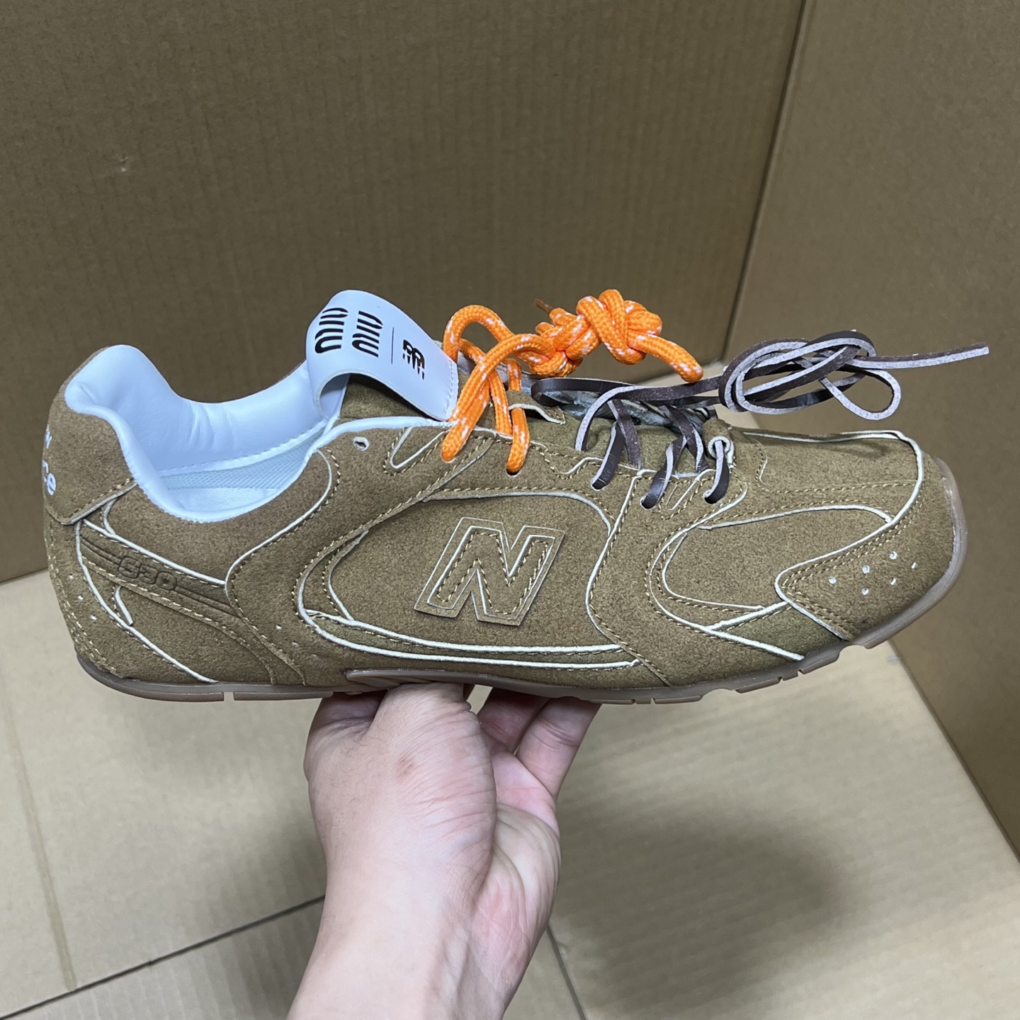 
NB联名miumiu特价新配色！
尺码：35.5-45，全码输出！
品质 价格 都是行业性价比天花板存