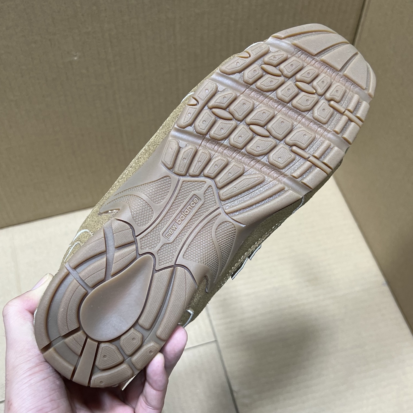 
NB联名miumiu特价新配色！
尺码：35.5-45，全码输出！
品质 价格 都是行业性价比天花板存