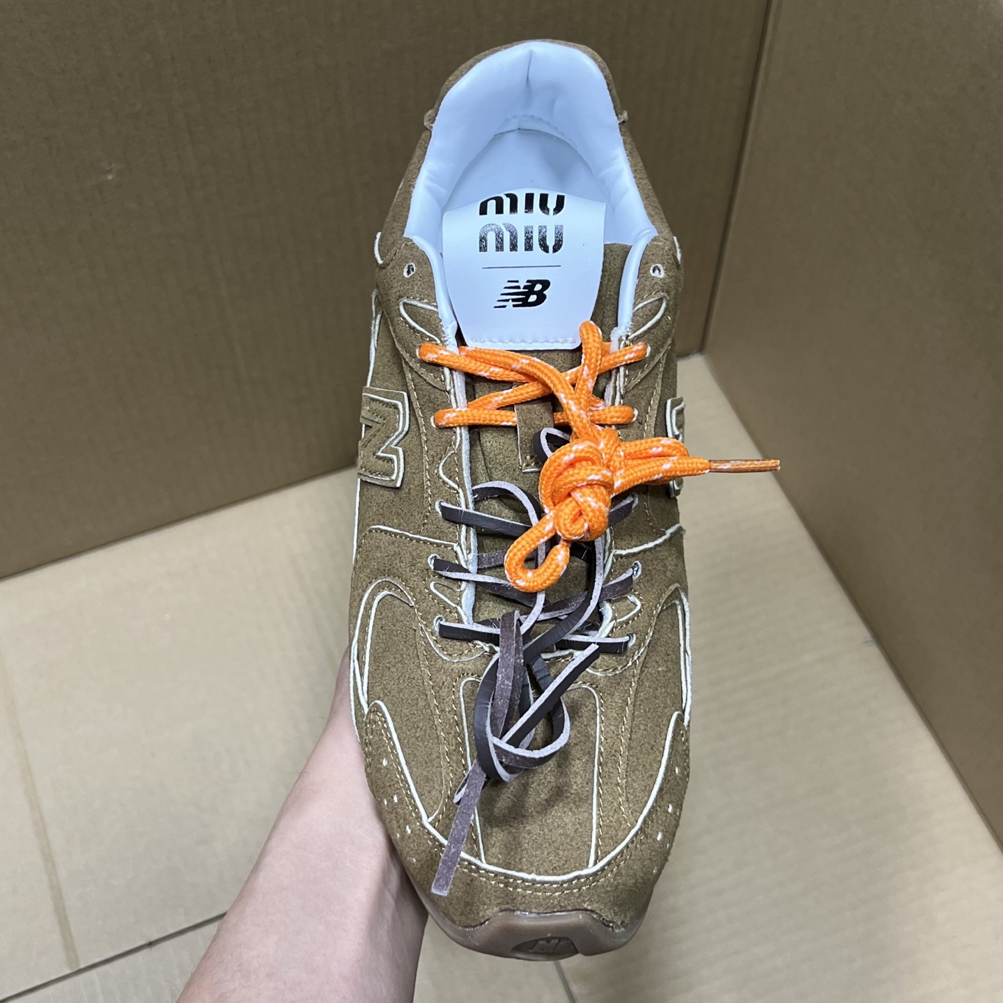 
NB联名miumiu特价新配色！
尺码：35.5-45，全码输出！
品质 价格 都是行业性价比天花板存