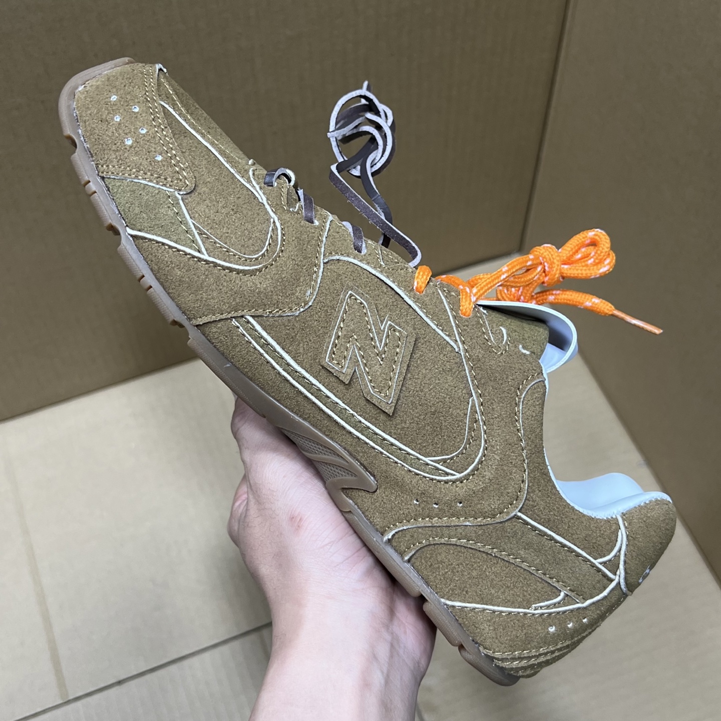 
NB联名miumiu特价新配色！
尺码：35.5-45，全码输出！
品质 价格 都是行业性价比天花板存