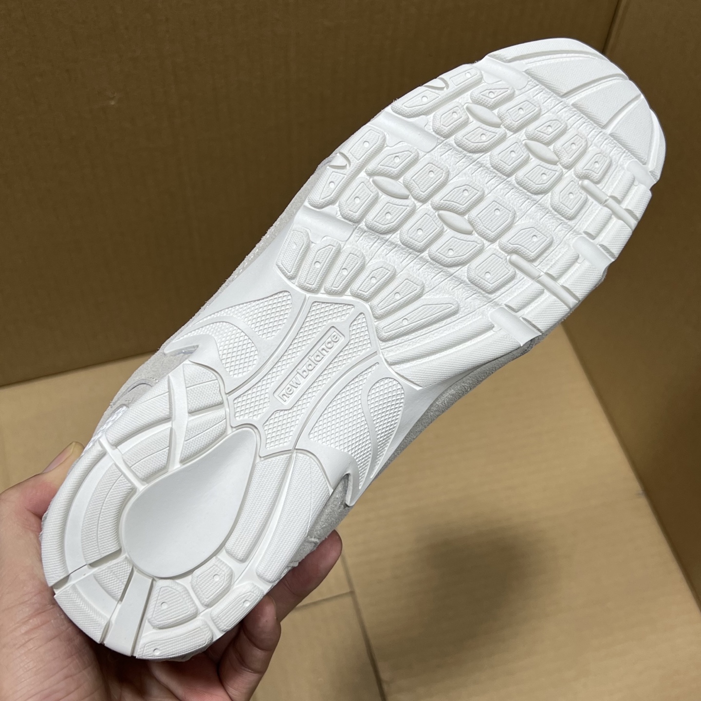 
NB联名miumiu特价新配色！
尺码：35.5-45，全码输出！
品质 价格 都是行业性价比天花板存