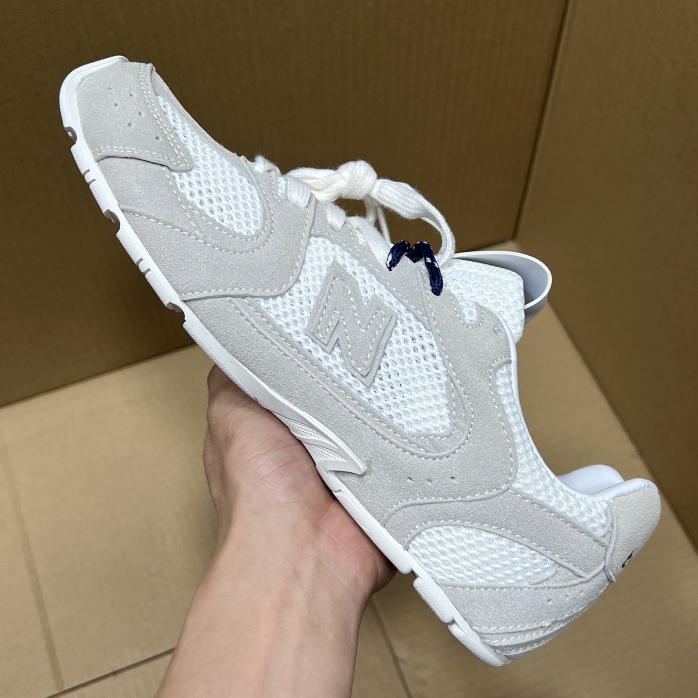 
NB联名miumiu特价新配色！
尺码：35.5-45，全码输出！
品质 价格 都是行业性价比天花板存
