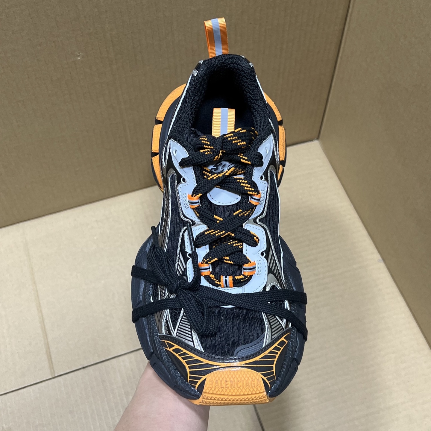 福利特价 
 Balenciaga 巴黎世家 3XL 颜色自取
货号：性价比
尺码：35 36 37 3