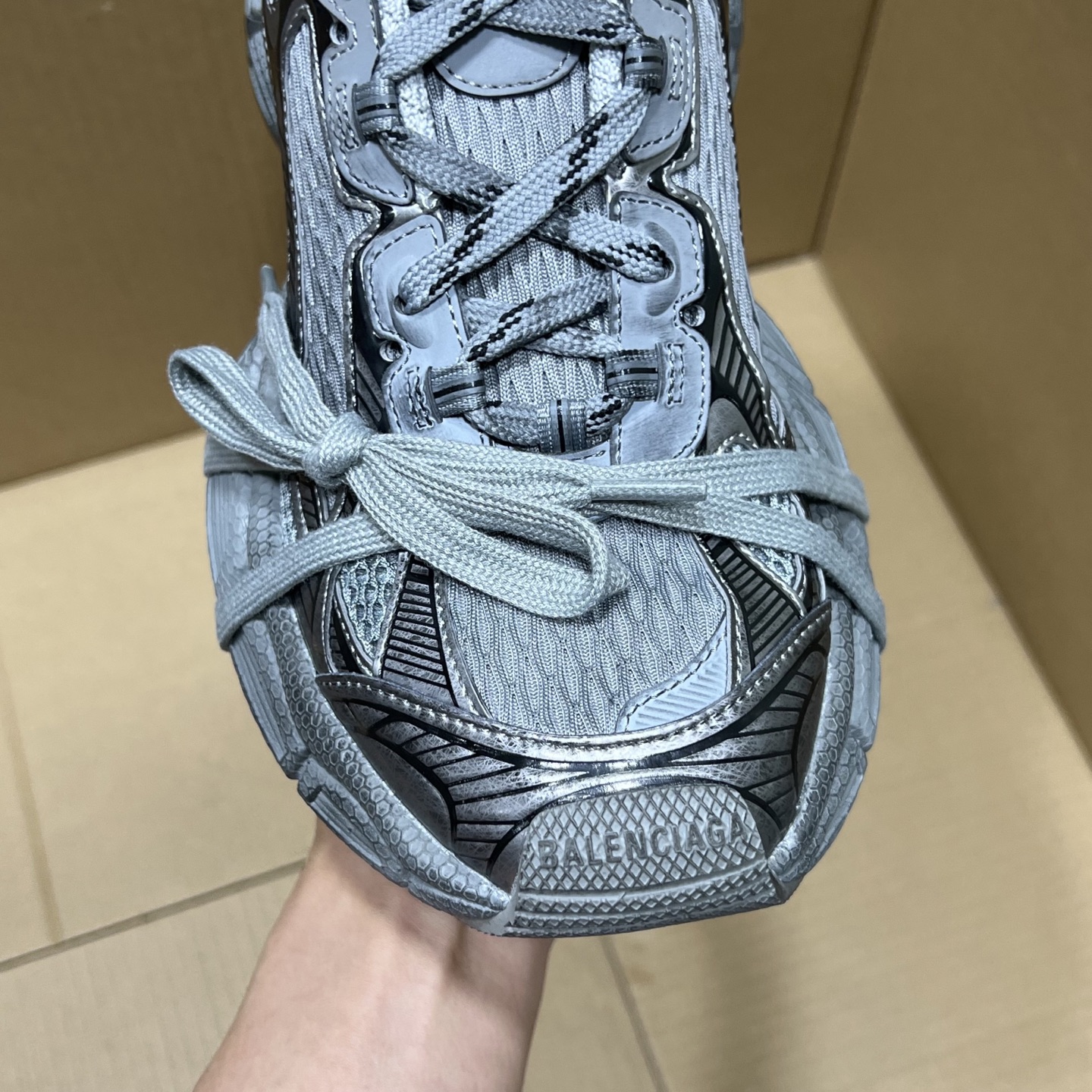 福利特价 
 Balenciaga 巴黎世家 3XL 颜色自取
货号：性价比
尺码：35 36 37 3