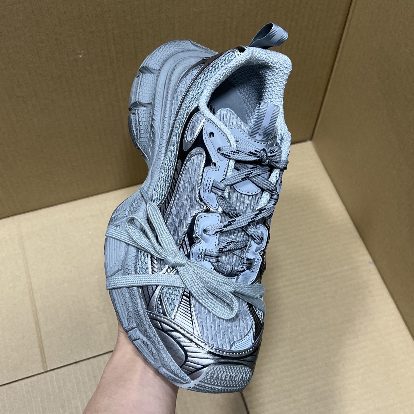 福利特价 
 Balenciaga 巴黎世家 3XL 颜色自取
货号：性价比
尺码：35 36 37 3
